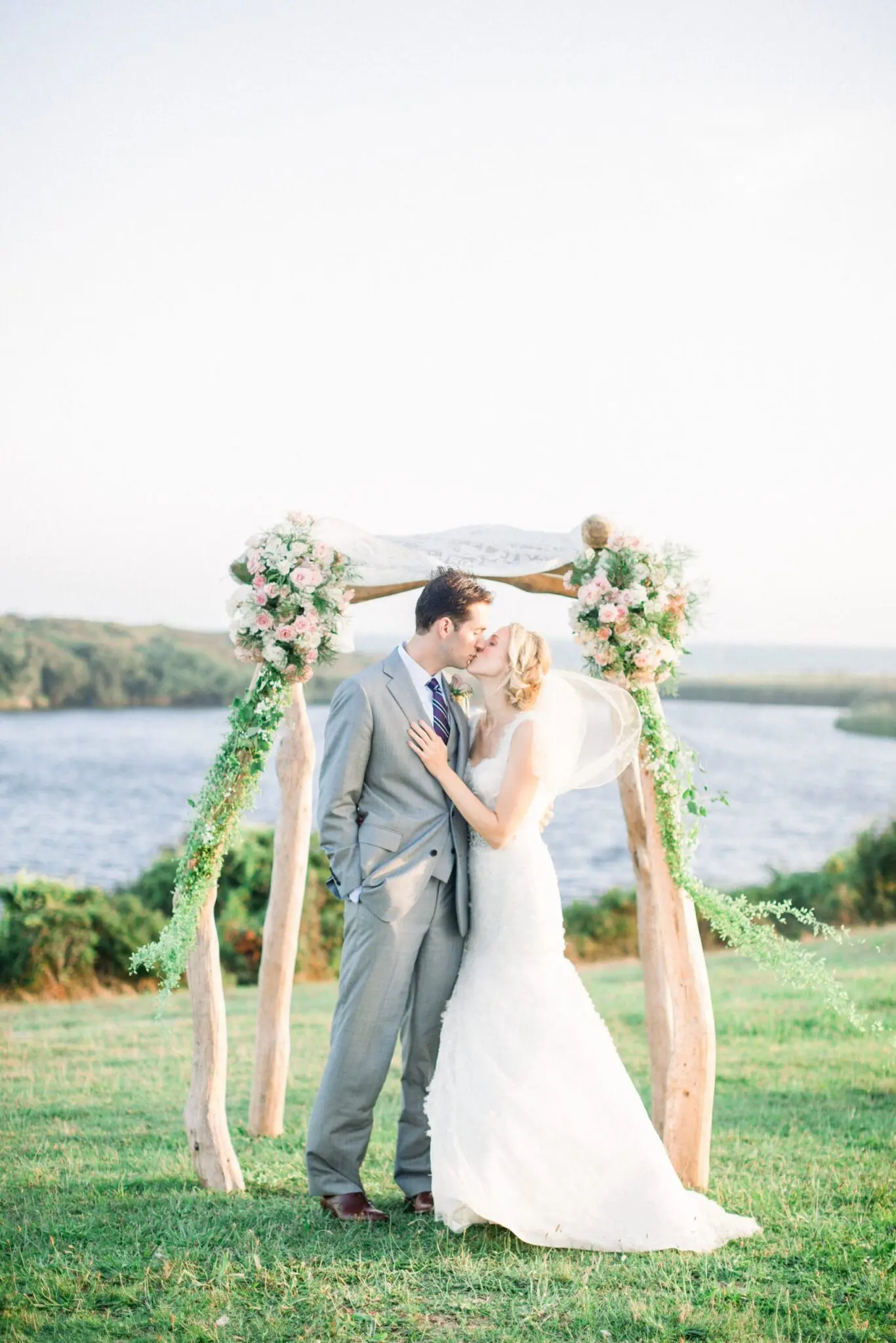 Kelly Dillon Wedding Photographer KellyDillonPhotographyTheAllenSheepFarmMarthasVineyardWeddingPhotogapherCapeCodWeddingPhotography72 scaled