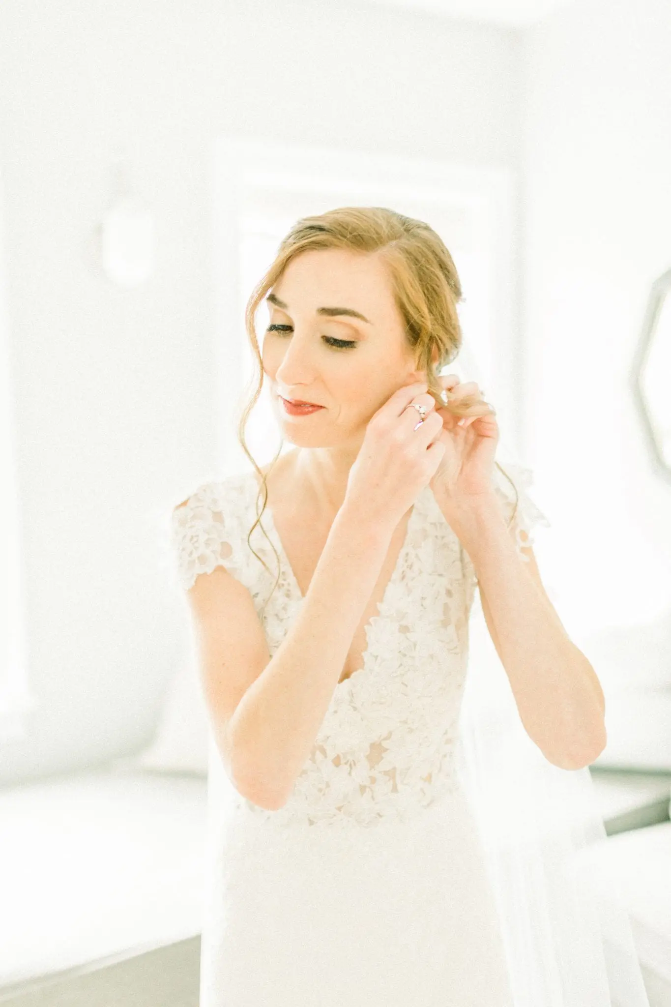Sarah & MIke RoseCliff Mansion Wedding | Newport, RI 10 Kelly Dillon Wedding Photographer KellyDillonPhotography16 1 scaled