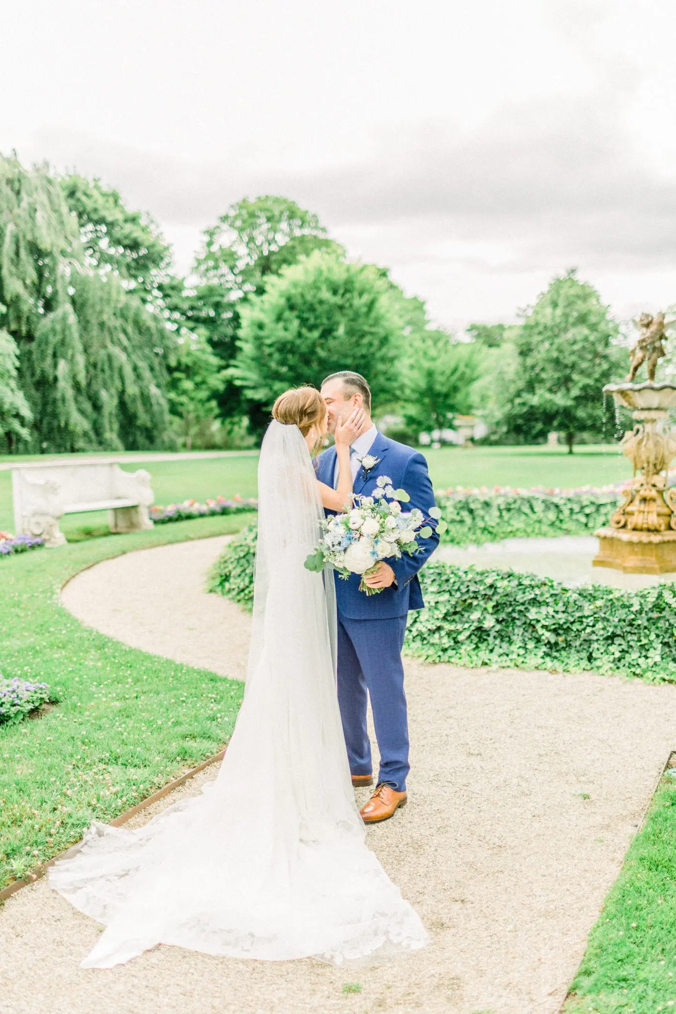 Sarah & MIke RoseCliff Mansion Wedding | Newport, RI 19 Kelly Dillon Wedding Photographer KellyDillonPhotography29 1 scaled