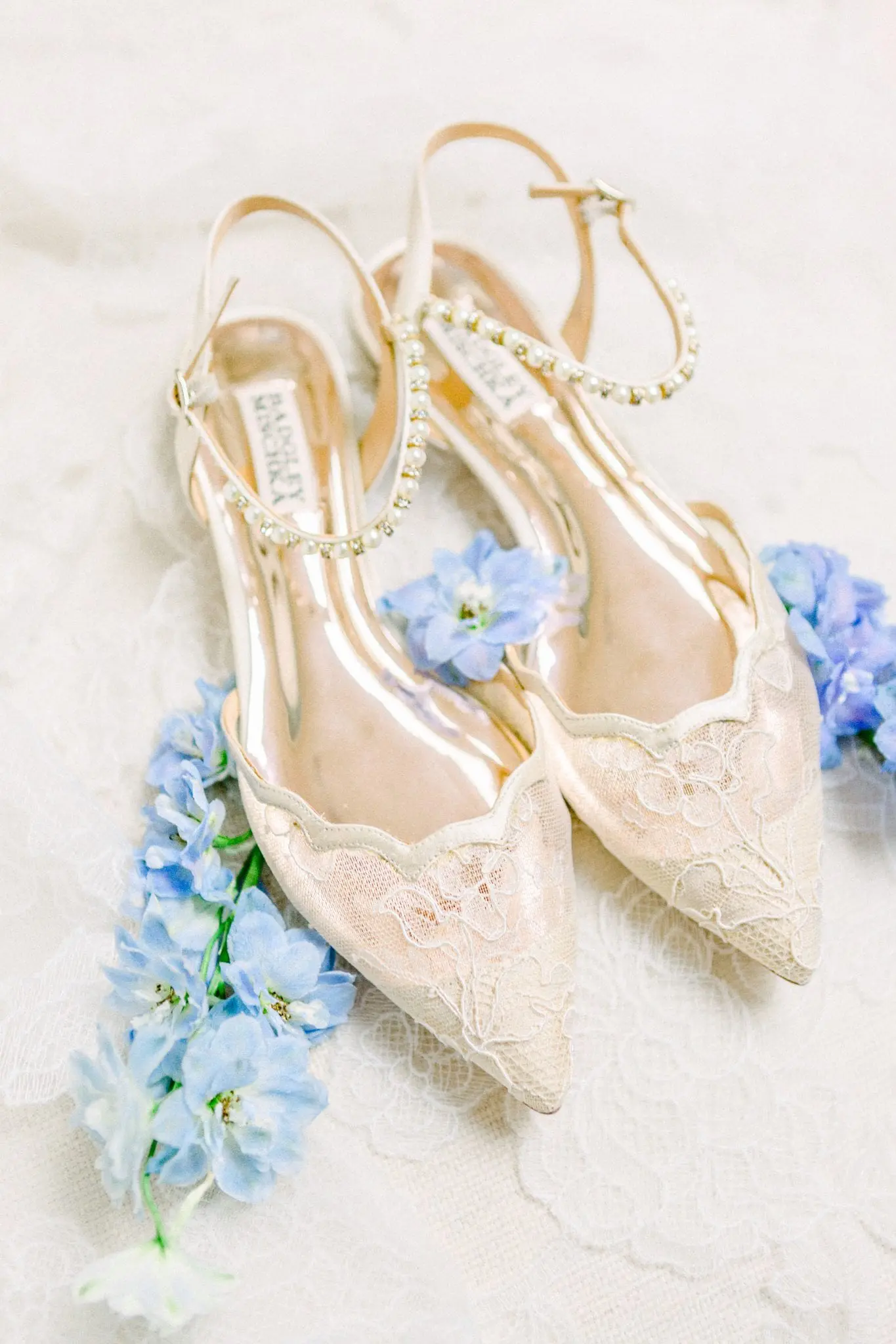 Sarah & MIke RoseCliff Mansion Wedding | Newport, RI 4 Kelly Dillon Wedding Photographer KellyDillonPhotography4 1 scaled