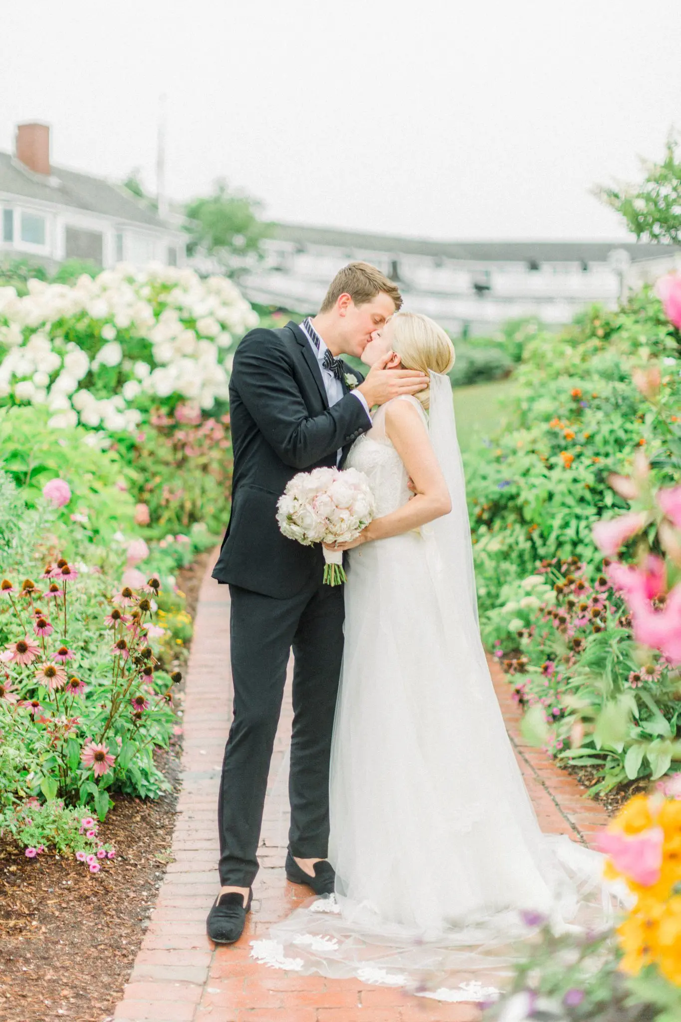 Kelly Dillon Wedding Photographer KellyDillonPhotographyChathamBarsInn2 1 scaled