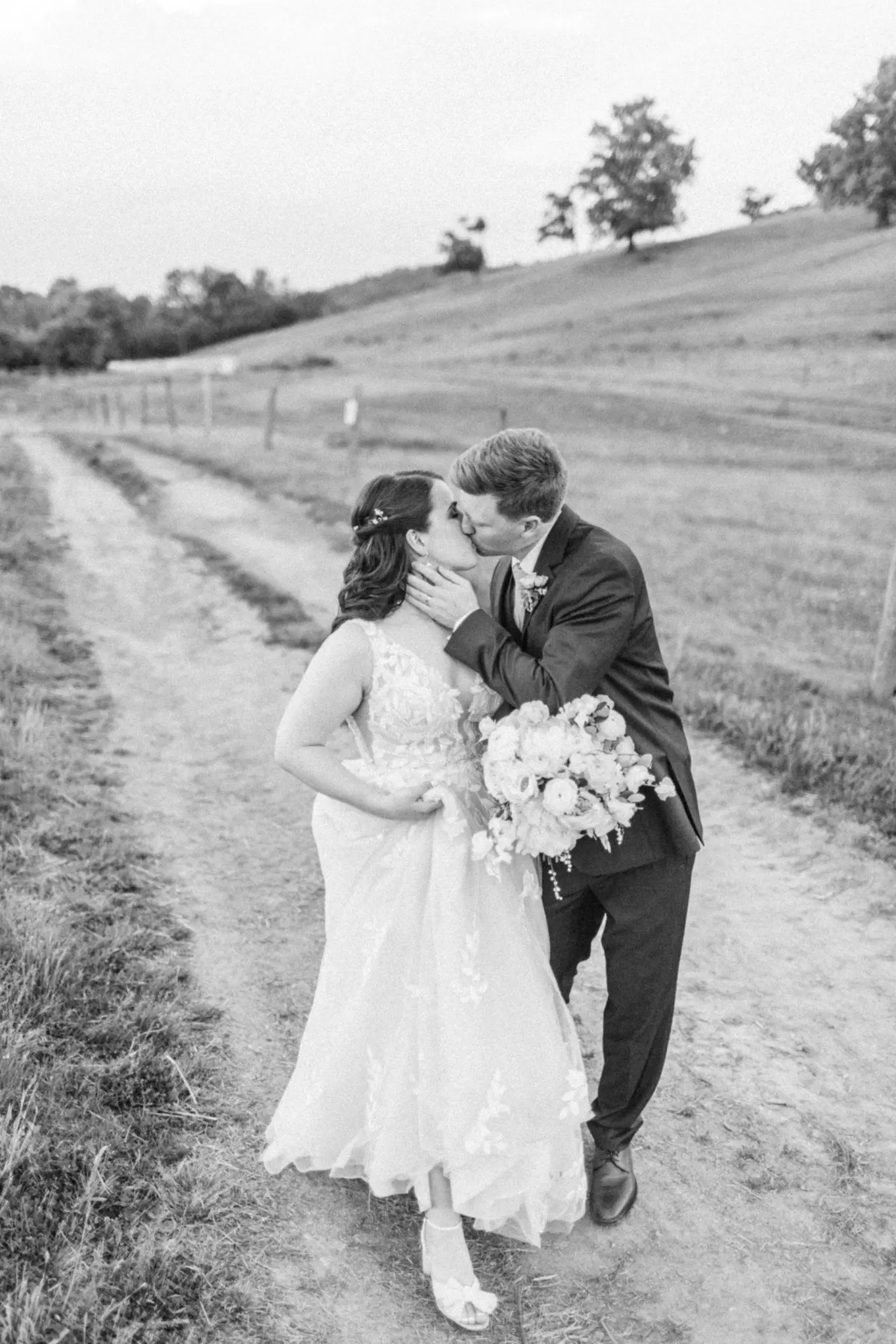 Laura & Robert The Barn at Gibbet Hill Wedding 76 Kelly Dillon Wedding Photographer KellyDillonPhotographyBarnatGibbetHillSession91 scaled