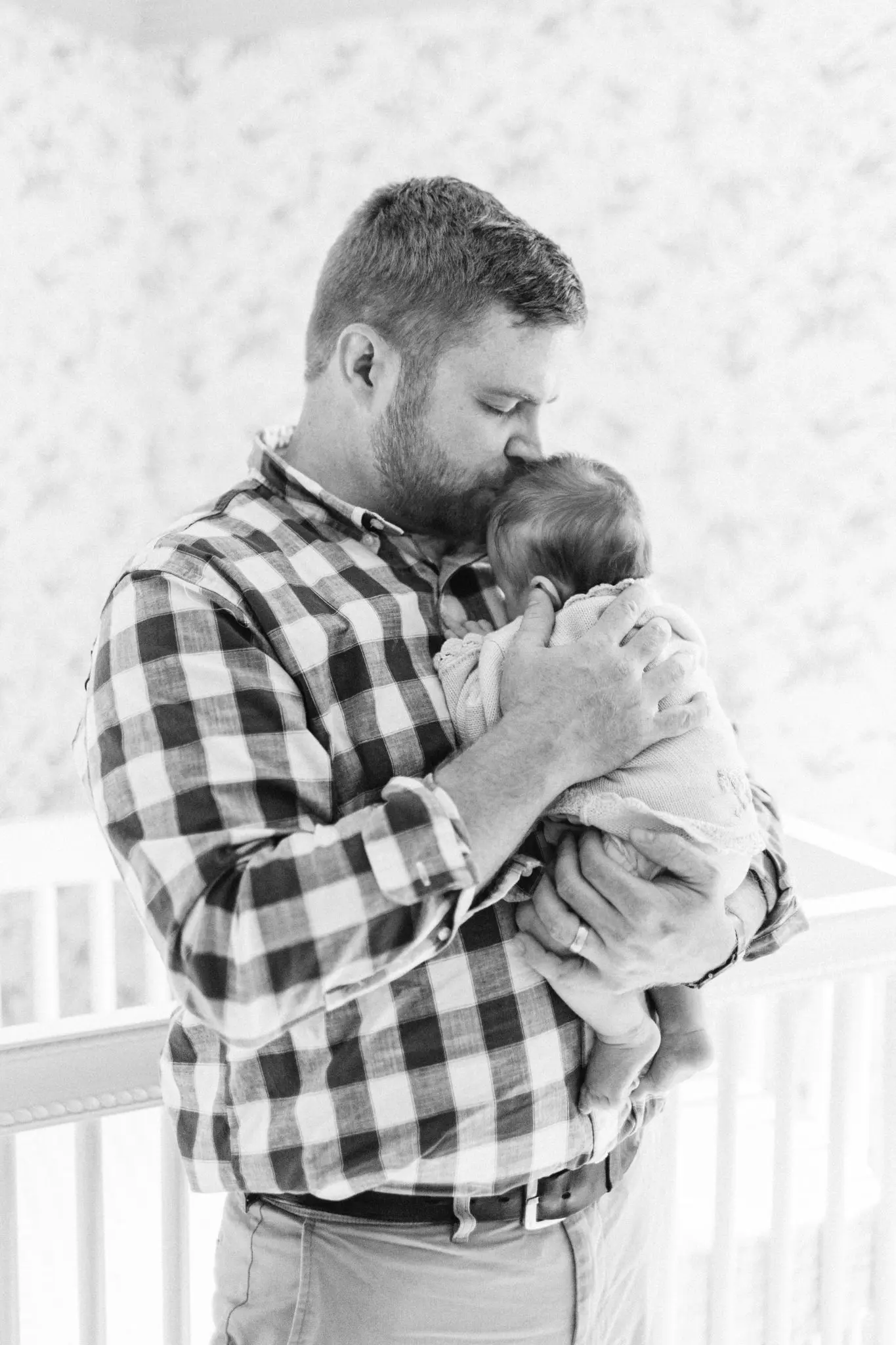 The White Newborn Family Session Cape Cod 27 Kelly Dillon Wedding Photographer KellyDillonPhotographyCapeCodFamilySession31 scaled