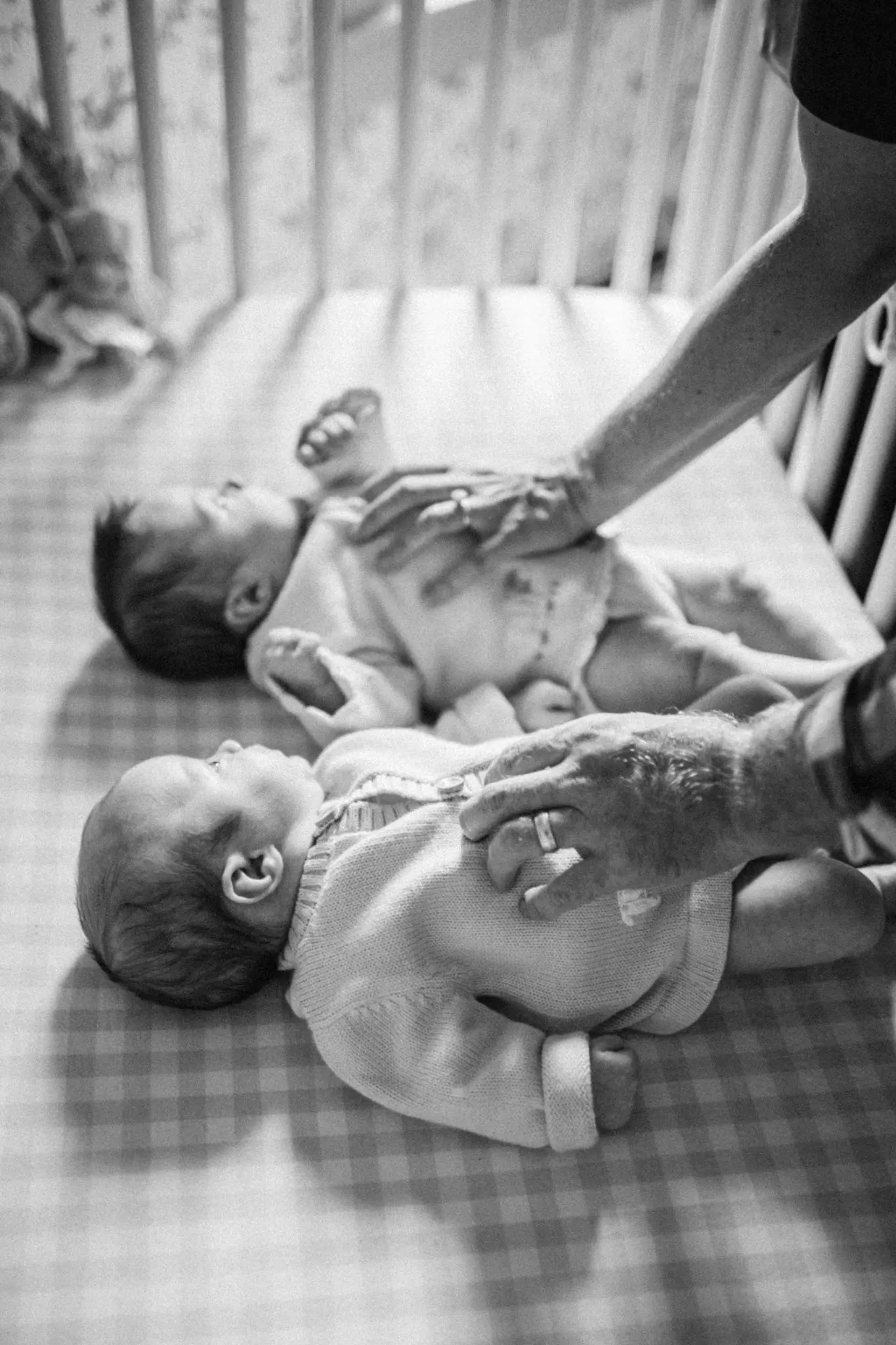 The White Newborn Family Session Cape Cod 31 Kelly Dillon Wedding Photographer KellyDillonPhotographyCapeCodFamilySession35 scaled