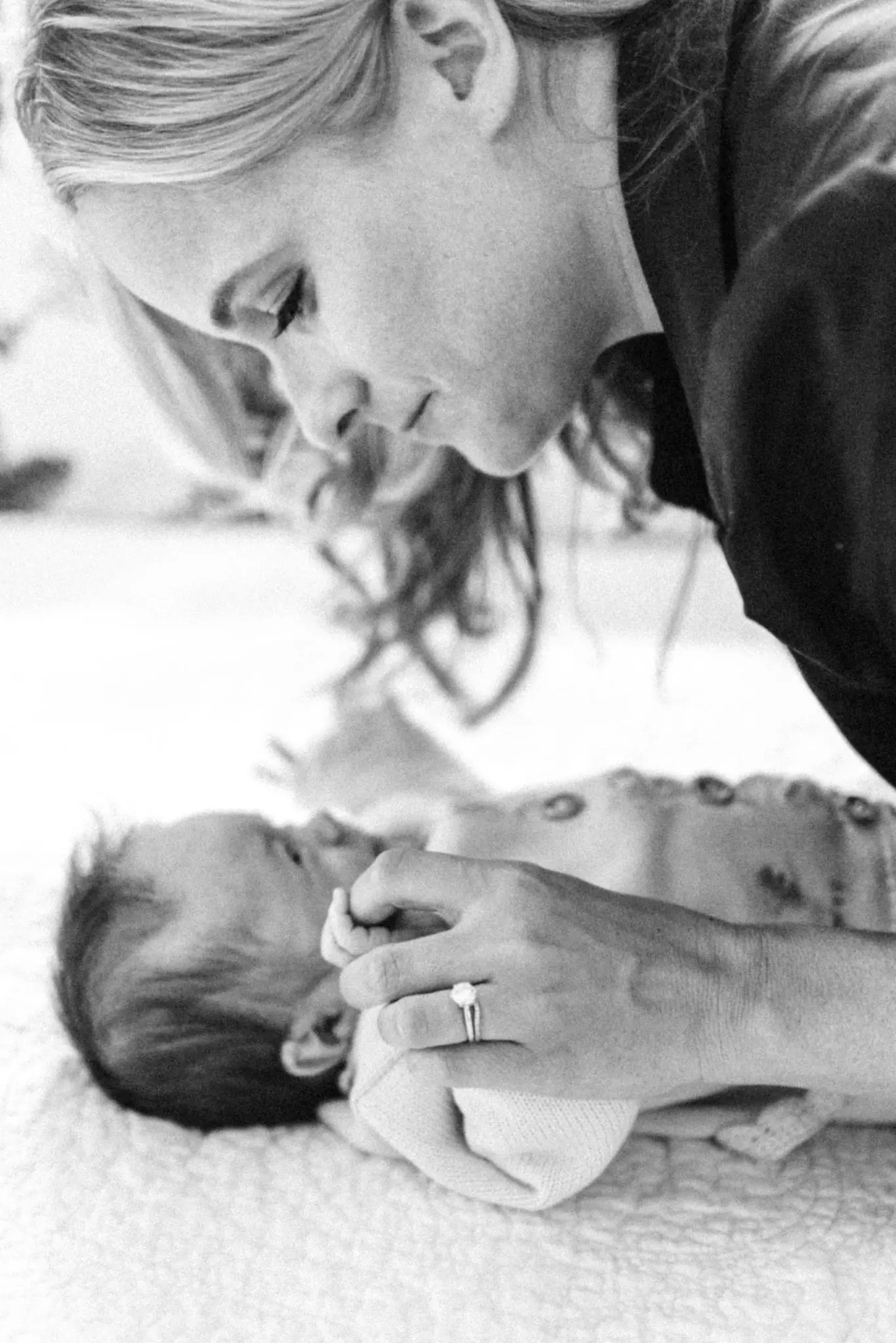 The White Newborn Family Session Cape Cod 33 Kelly Dillon Wedding Photographer KellyDillonPhotographyCapeCodFamilySession37 scaled