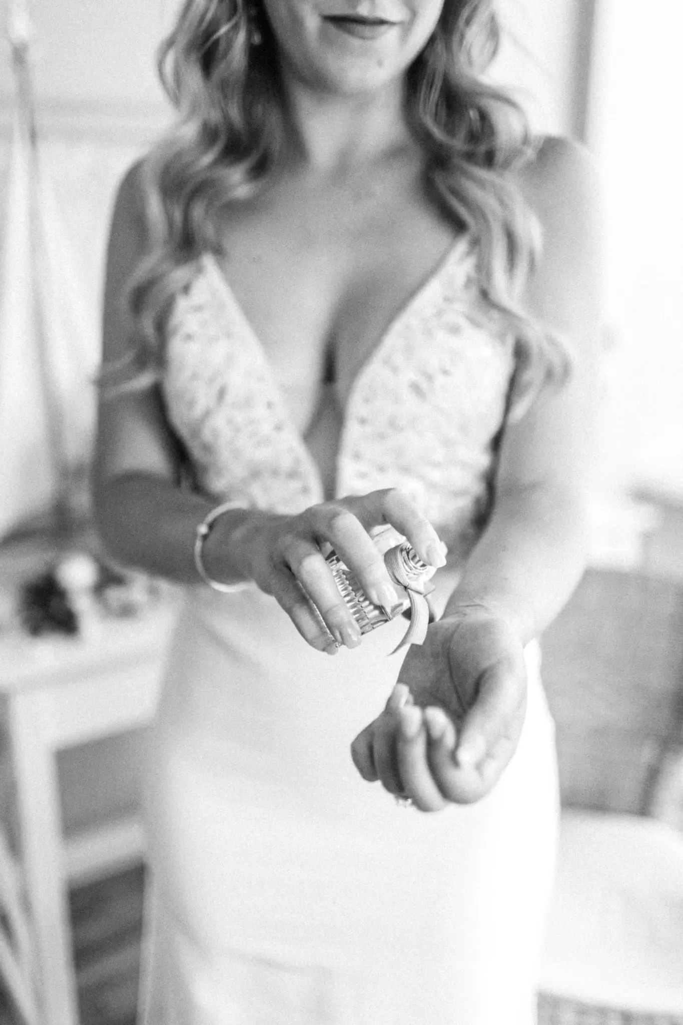 Katie & Matthew Newport Beach House Newport, RI Wedding 25 Kelly Dillon Wedding Photographer KellyDillonPhotographyNewportBeachHouseRIWedding30 scaled