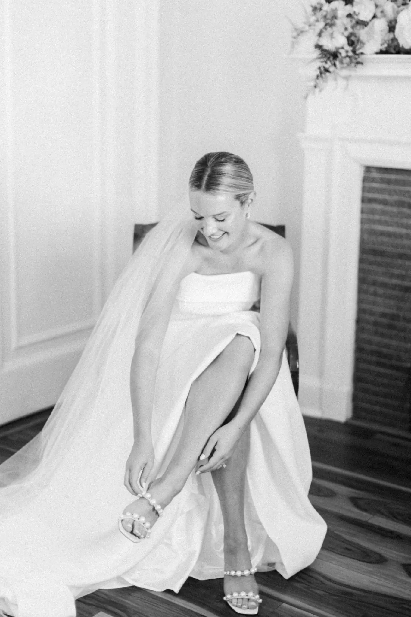 Emily & Tyler Ocean Cliff Newport, RI Wedding 28 Kelly Dillon Wedding Photographer KellyDillonPhotographyOceanCliffNewportRIWedding33 scaled