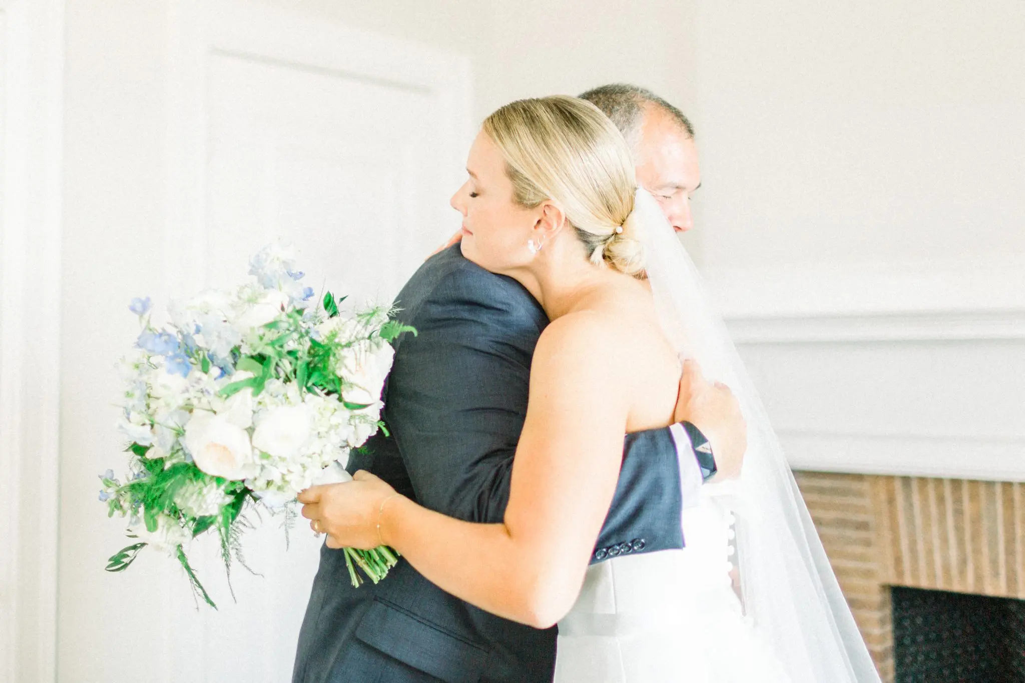 Emily & Tyler Ocean Cliff Newport, RI Wedding 34 Kelly Dillon Wedding Photographer KellyDillonPhotographyOceanCliffNewportRIWedding39 scaled