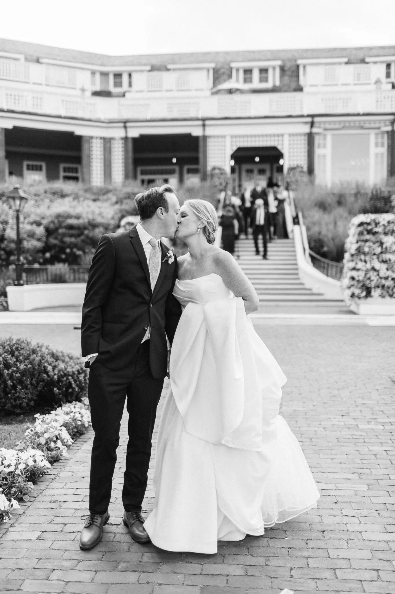 Meg & Steven Chatham Bars Inn Cape Cod Wedding 43 Kelly Dillon Wedding Photographer KellyDillonPhotographyChathamBarsInnCapeCodWeddingPhotography46 scaled
