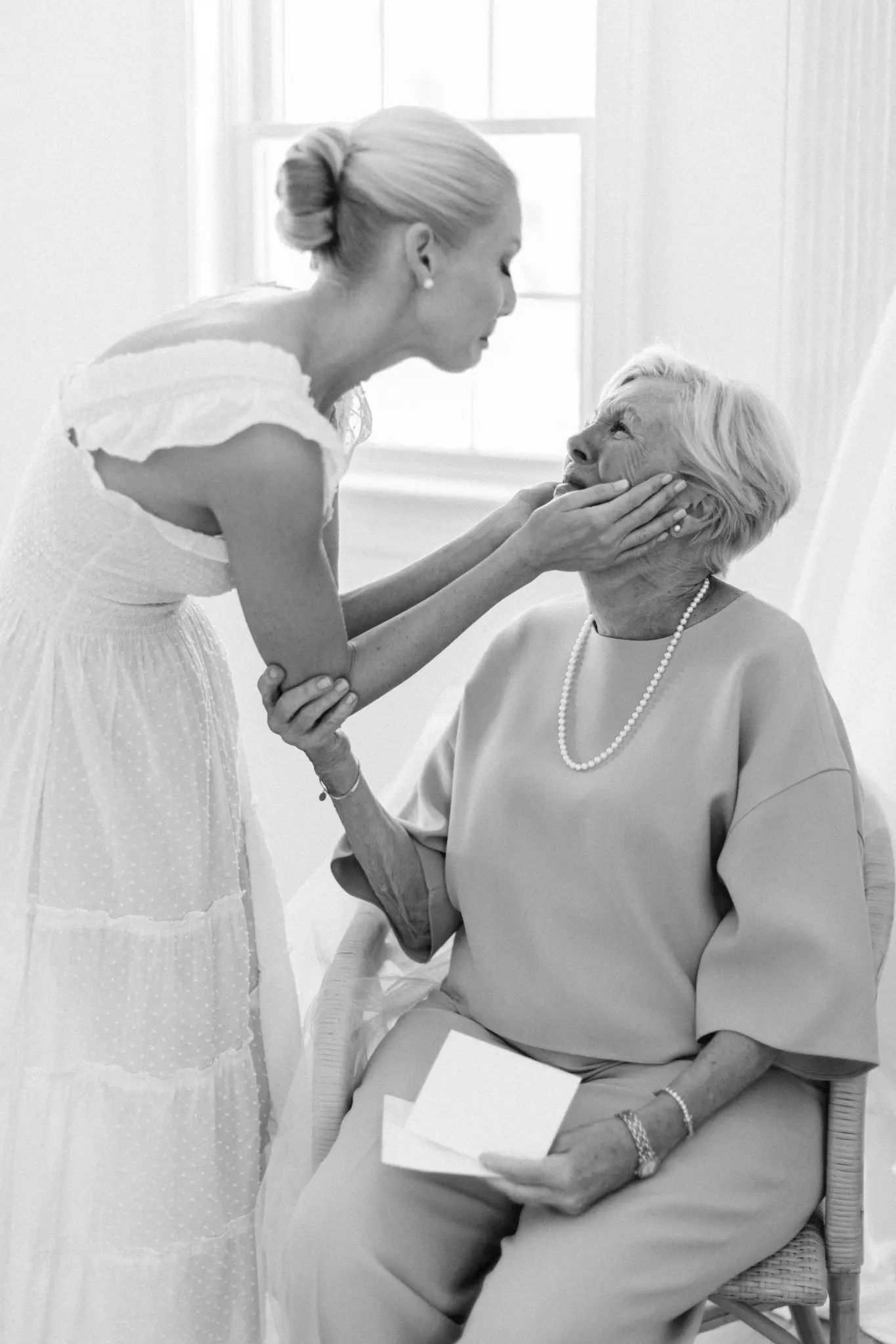 Caroline & Erik Wychmere Beach Club Cape Cod Wedding 20 Kelly Dillon Wedding Photographer KellyDillonPhotographyWychmereBeachClubCapeCodWeddingPhotography26 scaled