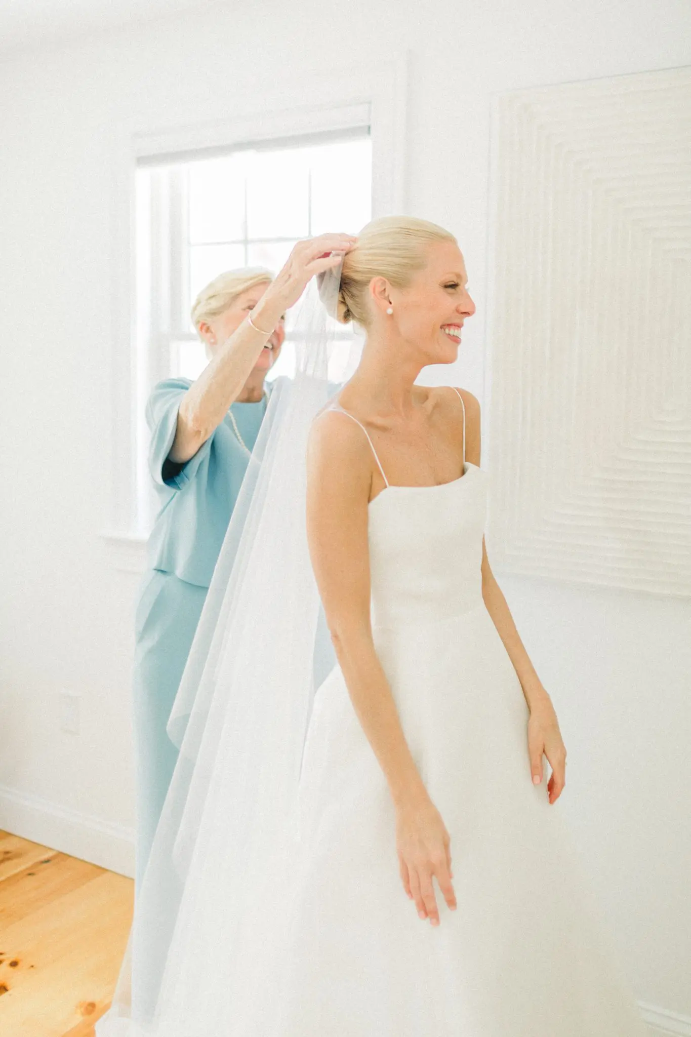 Caroline & Erik Wychmere Beach Club Cape Cod Wedding 23 Kelly Dillon Wedding Photographer KellyDillonPhotographyWychmereBeachClubCapeCodWeddingPhotography29 scaled