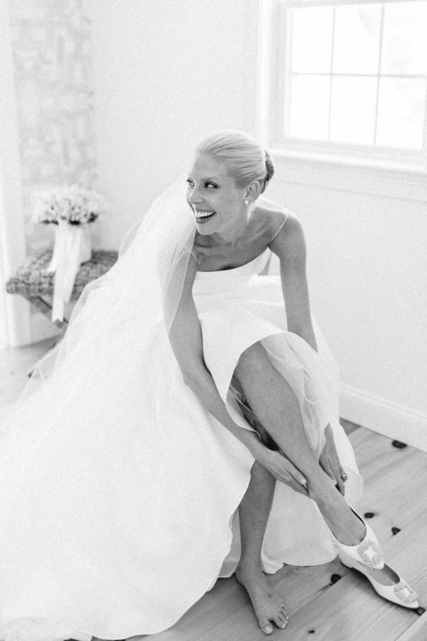 Caroline & Erik Wychmere Beach Club Cape Cod Wedding 24 Kelly Dillon Wedding Photographer KellyDillonPhotographyWychmereBeachClubCapeCodWeddingPhotography30 scaled