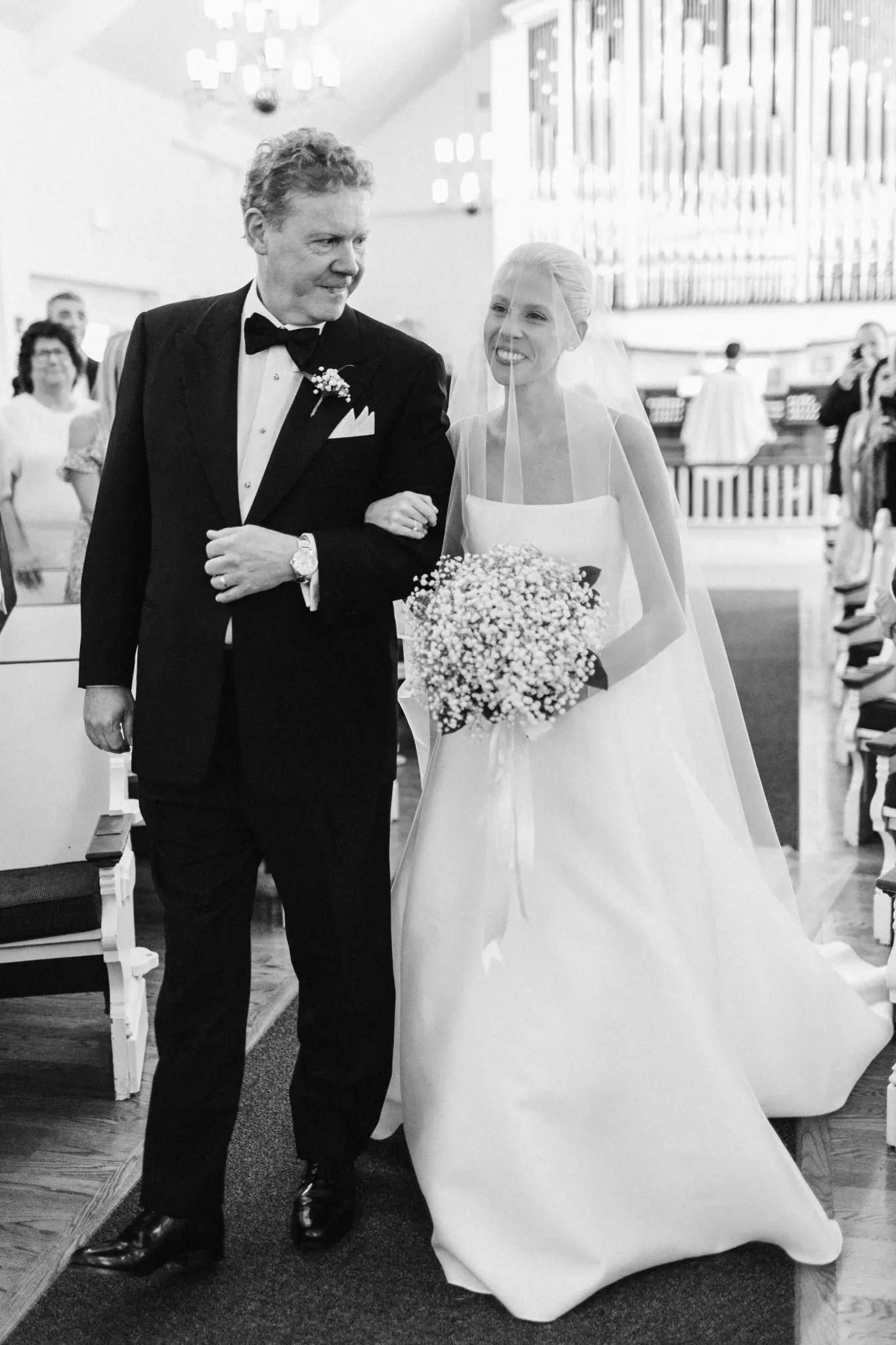 Caroline & Erik Wychmere Beach Club Cape Cod Wedding 33 Kelly Dillon Wedding Photographer KellyDillonPhotographyWychmereBeachClubCapeCodWeddingPhotography43 scaled