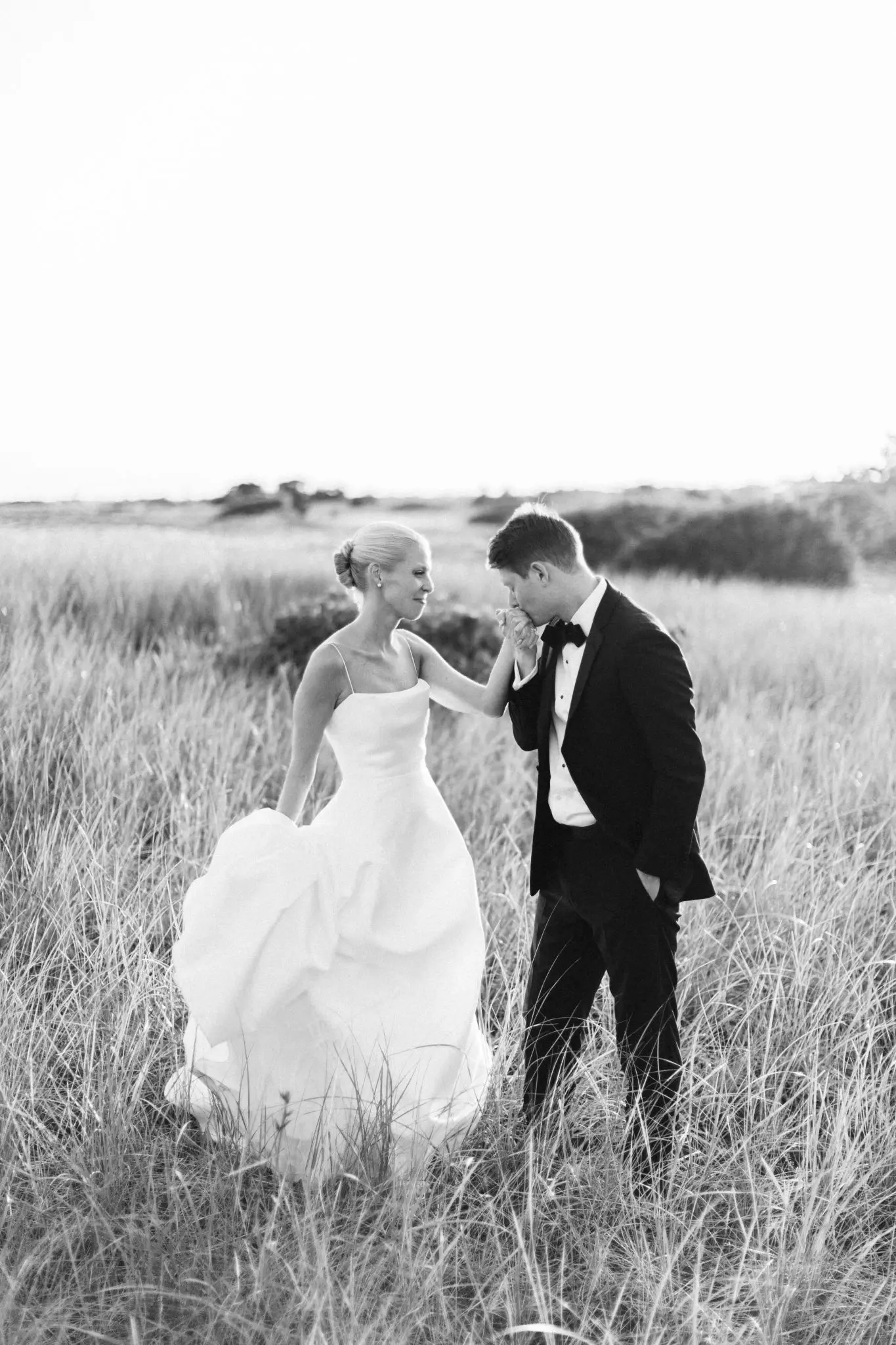 Caroline & Erik Wychmere Beach Club Cape Cod Wedding 83 Kelly Dillon Wedding Photographer KellyDillonPhotographyWychmereBeachClubCapeCodWeddingPhotography94 scaled