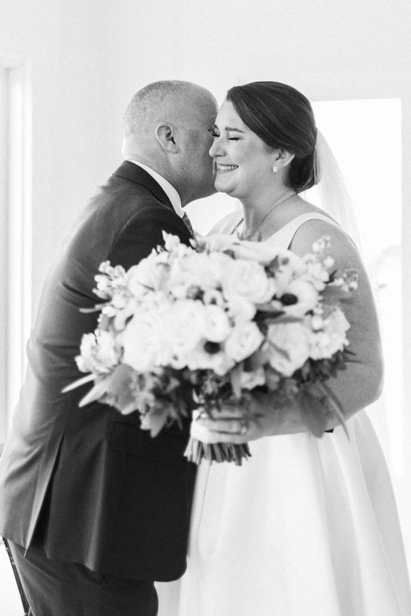 MAura and Matthew The Winslow Estate Cape Cod Wedding 23 Kelly Dillon Wedding Photographer KellyDillonPhotographyTheWinslowEstateCapeCodWeddingPhotography21 scaled