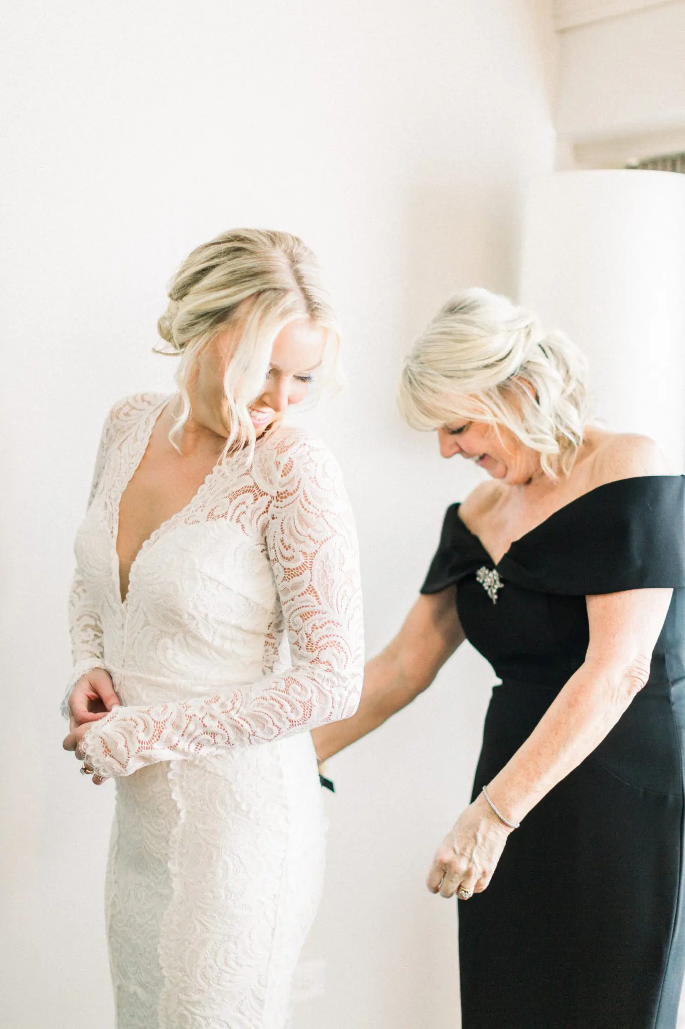 Hannah & Thomas The State Room Boston Wedding 16 Kelly Dillon Wedding Photographer KellyDillonPhotographyPhotographyTheStateRoomBostonWeddingPhotography17 scaled