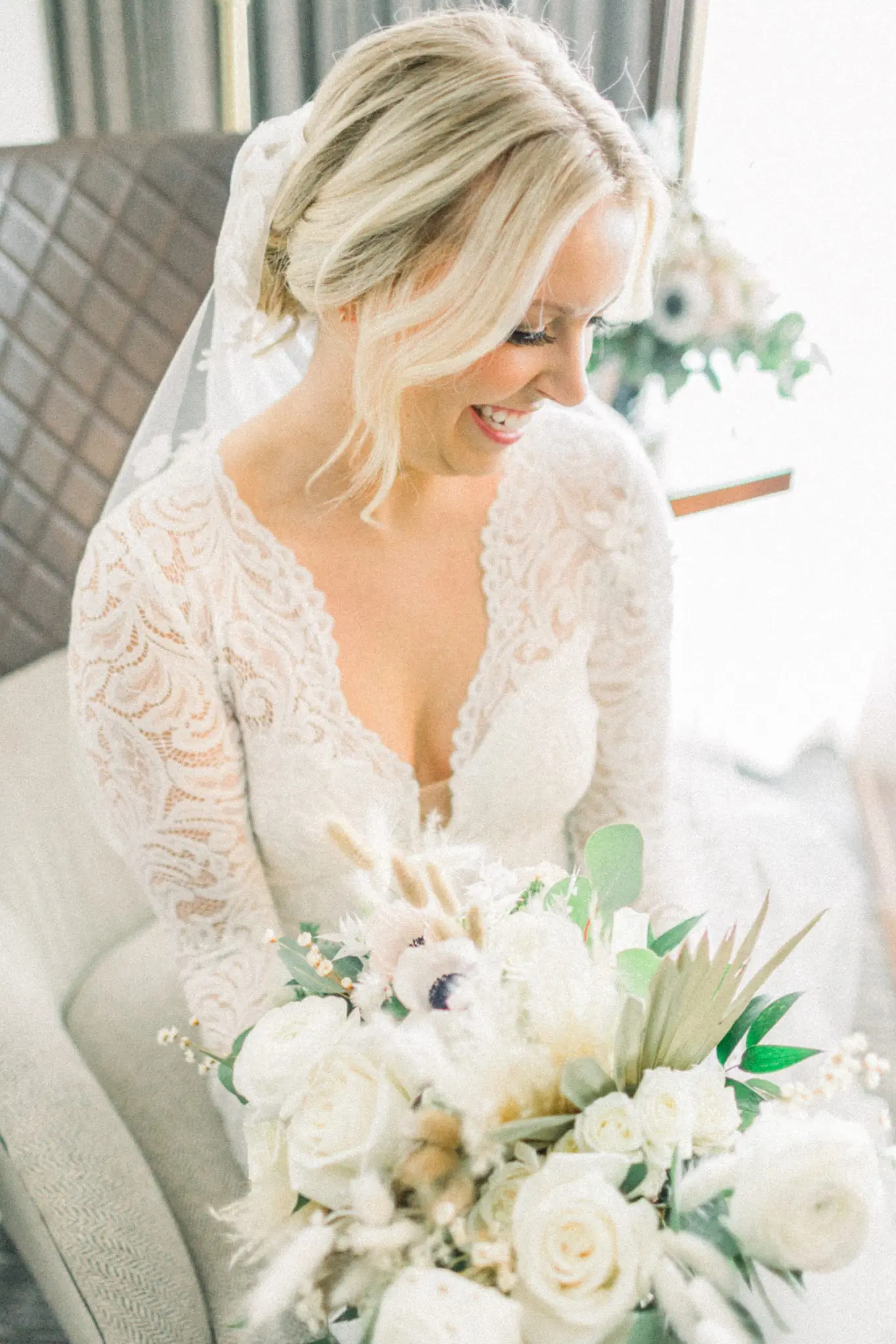 Hannah & Thomas The State Room Boston Wedding 20 Kelly Dillon Wedding Photographer KellyDillonPhotographyPhotographyTheStateRoomBostonWeddingPhotography21 scaled