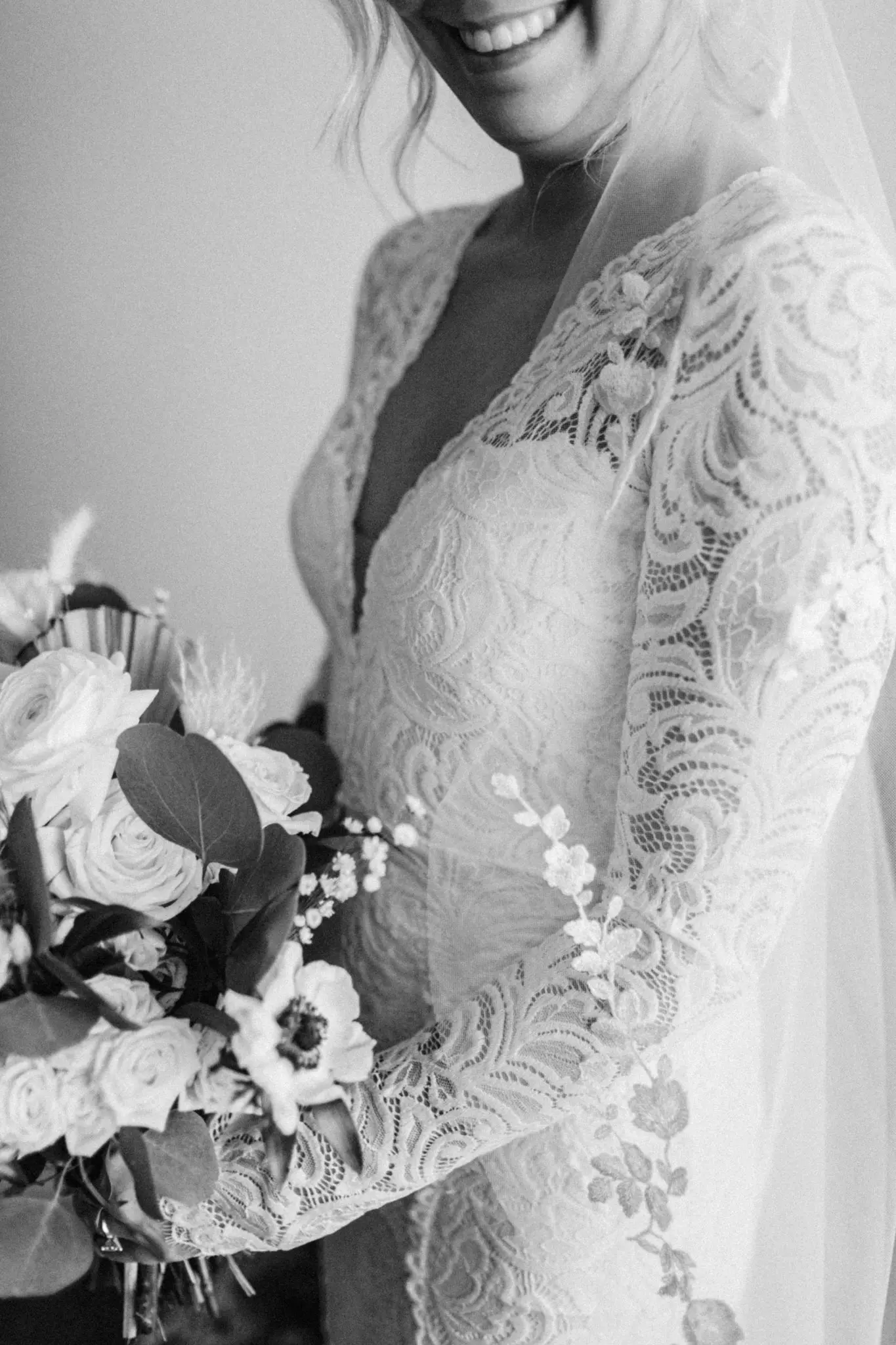 Hannah & Thomas The State Room Boston Wedding 21 Kelly Dillon Wedding Photographer KellyDillonPhotographyPhotographyTheStateRoomBostonWeddingPhotography22 scaled
