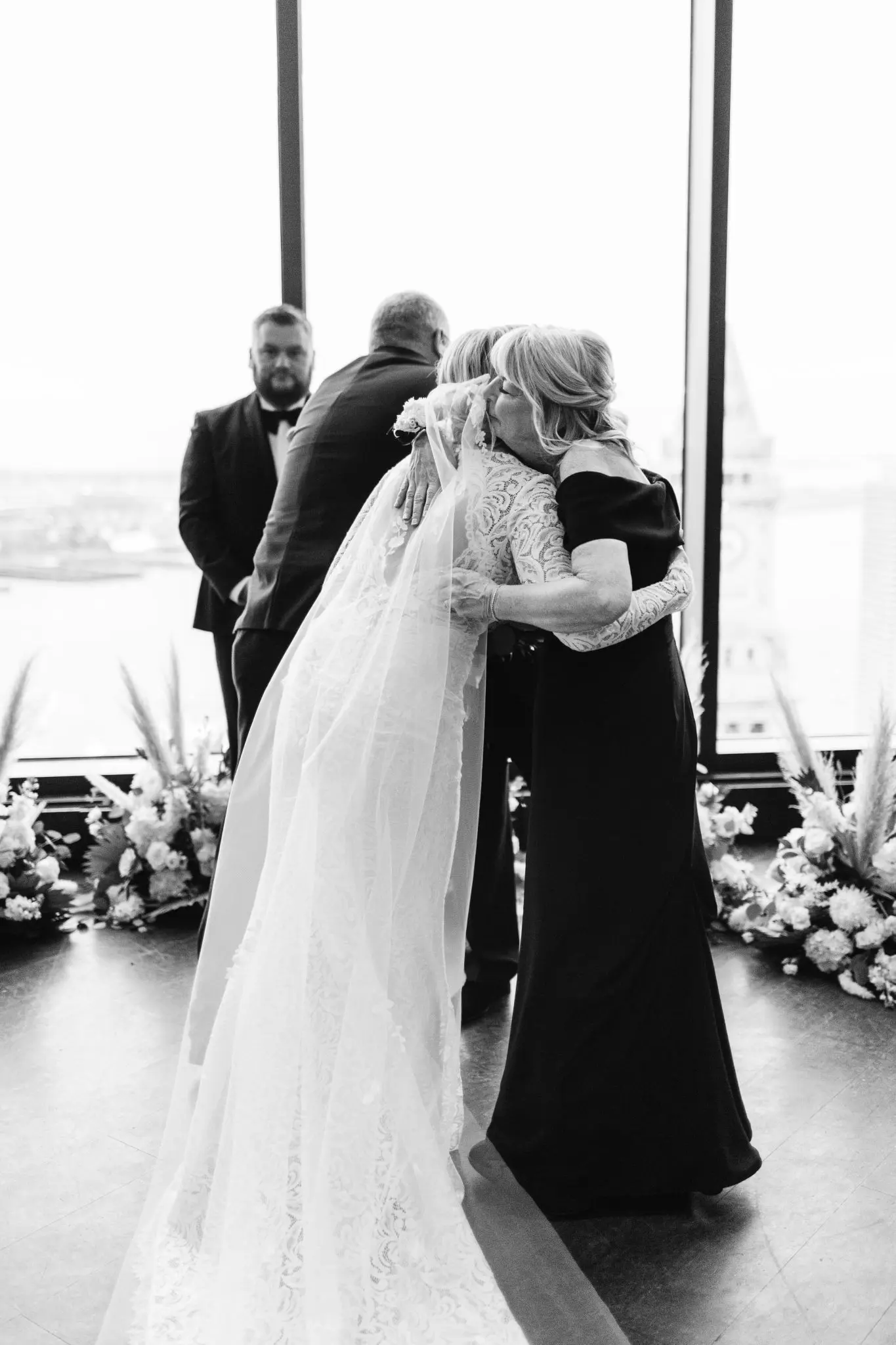 Hannah & Thomas The State Room Boston Wedding 53 Kelly Dillon Wedding Photographer KellyDillonPhotographyPhotographyTheStateRoomBostonWeddingPhotography51 scaled