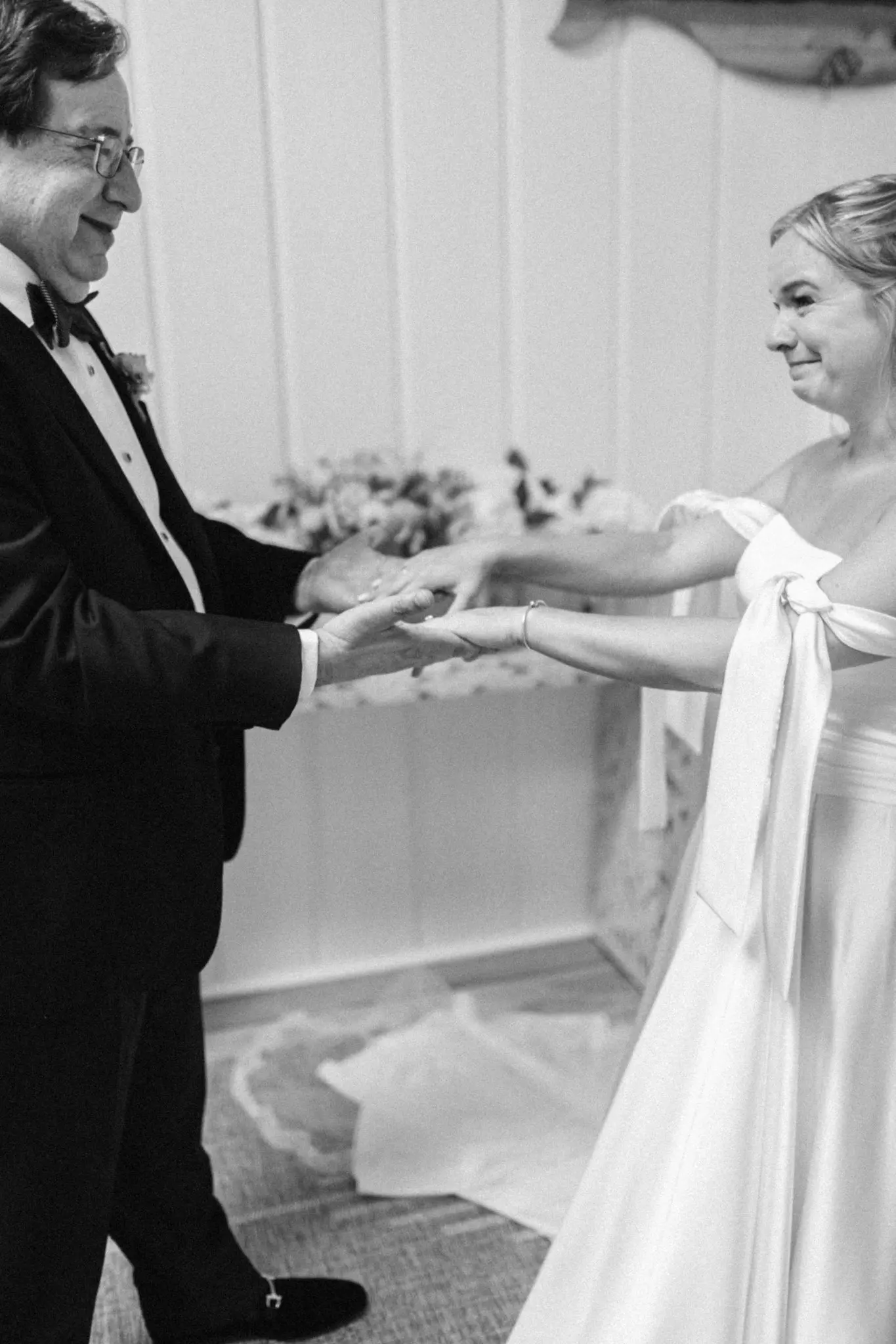 Becca & Rob Wychmere Beach Club The Dune Cape Cod Wedding 18 Kelly Dillon Wedding Photographer KellyDillonPhotographyPhotographyWychmereWeddingPhotographyCapeCodWeddingPhotographer23 scaled