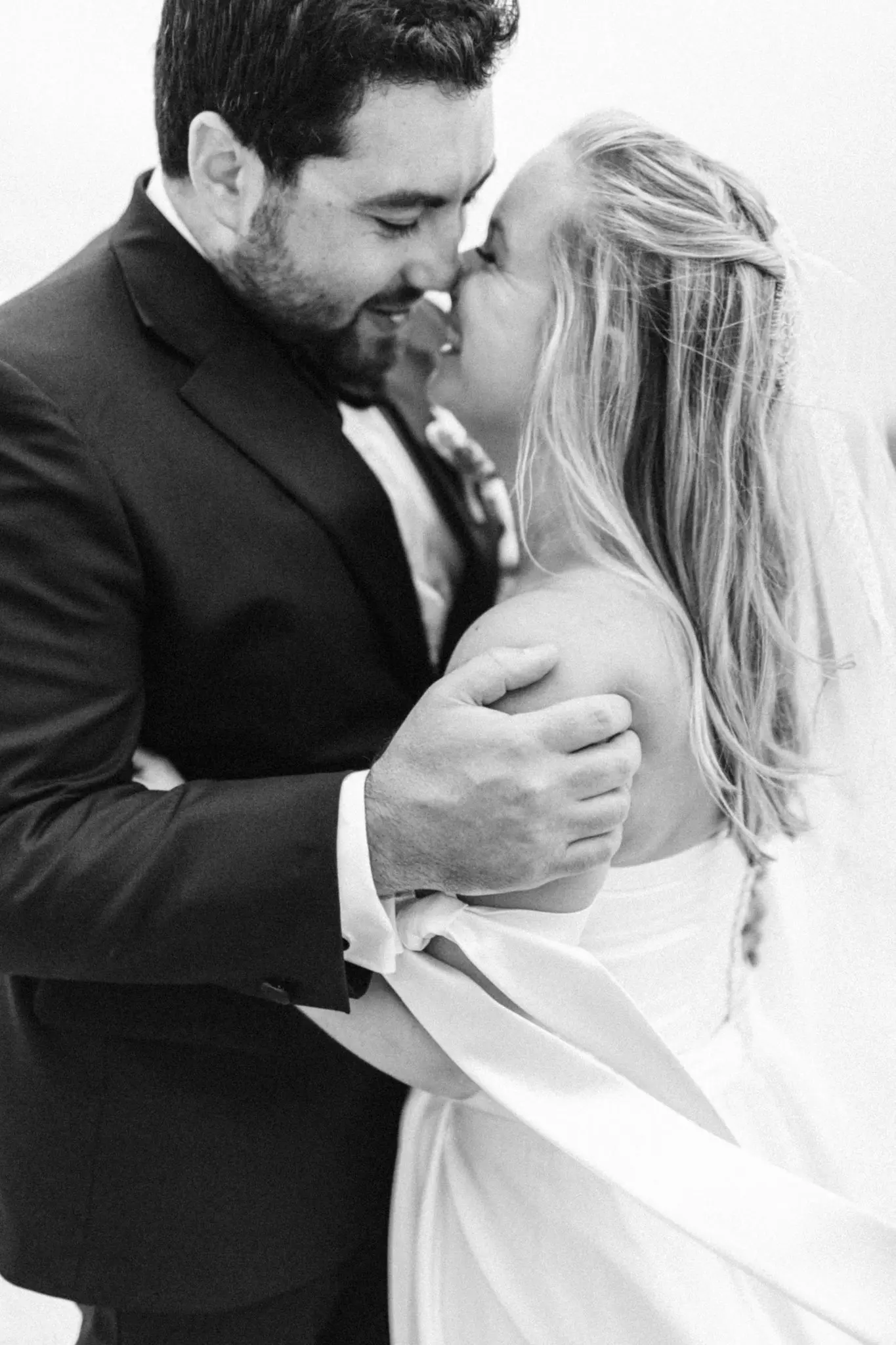 Becca & Rob Wychmere Beach Club The Dune Cape Cod Wedding 32 Kelly Dillon Wedding Photographer KellyDillonPhotographyPhotographyWychmereWeddingPhotographyCapeCodWeddingPhotographer37 scaled