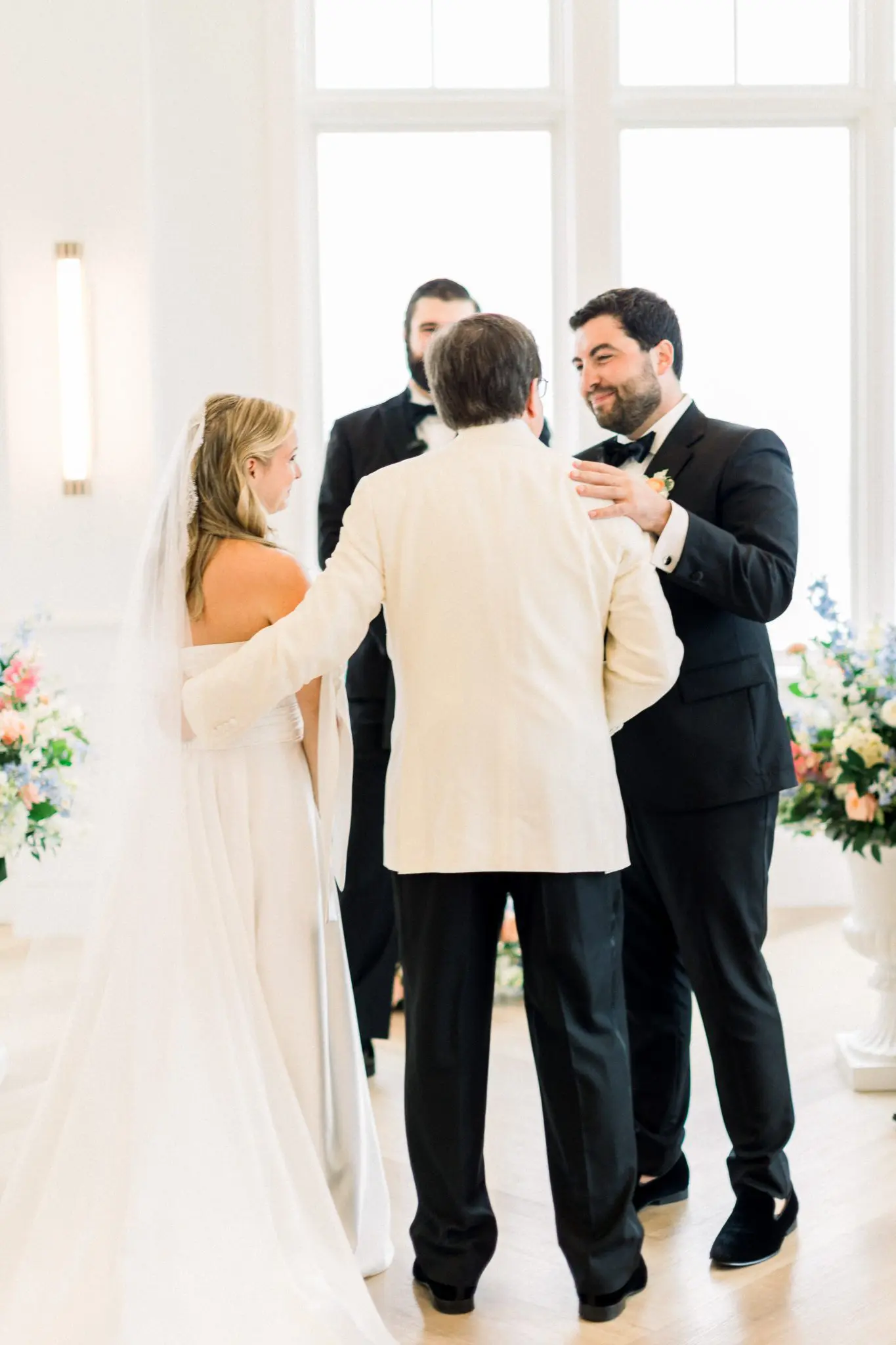 Becca & Rob Wychmere Beach Club The Dune Cape Cod Wedding 68 Kelly Dillon Wedding Photographer KellyDillonPhotographyPhotographyWychmereWeddingPhotographyCapeCodWeddingPhotographer76 scaled