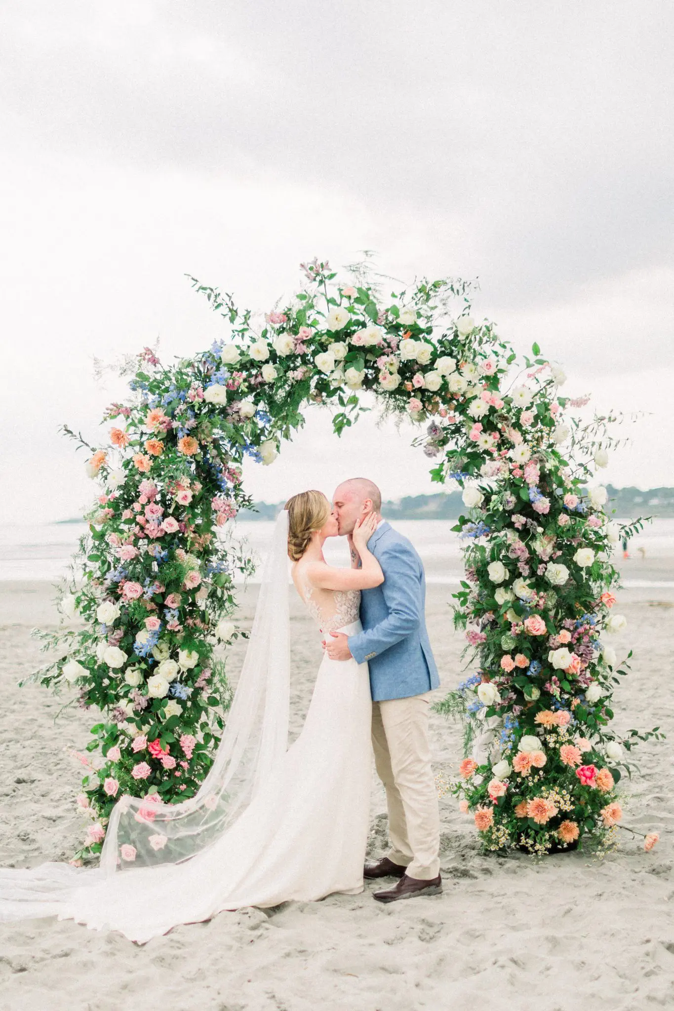 AIslinn & Charles Newport Beach Club Newport, RI Wedding 61 Kelly Dillon Wedding Photographer KellyDillonPhotographyNewportBeachHouseNewportRIWeddingPhotographyNewportRIWeddingPhotographer63 scaled