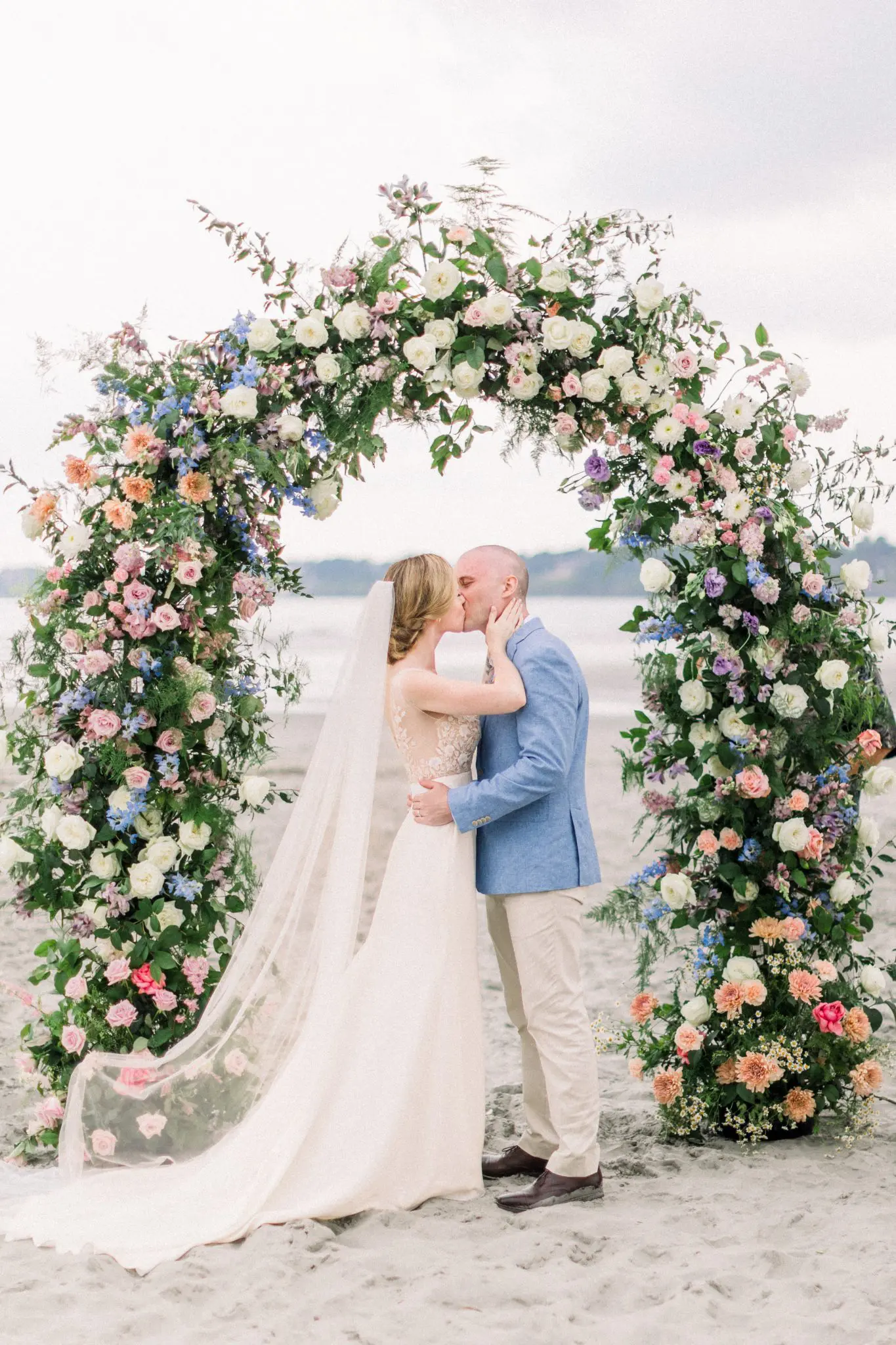 AIslinn & Charles Newport Beach Club Newport, RI Wedding 62 Kelly Dillon Wedding Photographer KellyDillonPhotographyNewportBeachHouseNewportRIWeddingPhotographyNewportRIWeddingPhotographer64 scaled