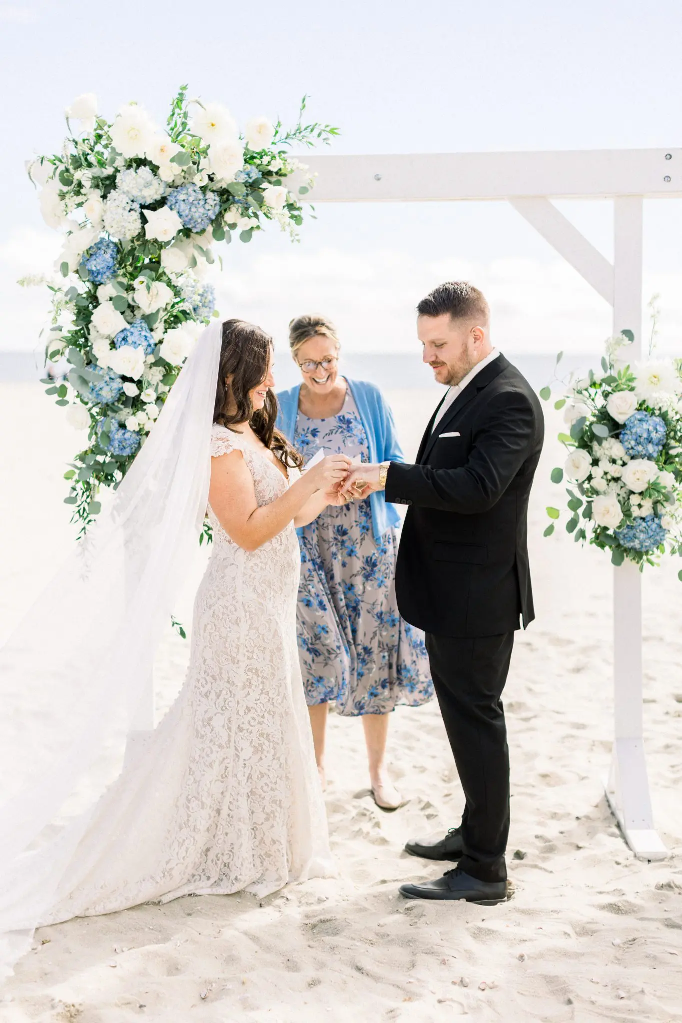 Taylor & Chris Wychmere Beach Club Cape Cod Wedding 51 Kelly Dillon Wedding Photographer KellyDillonPhotographyWychmereBeachClubWeddingCapeCodPhotographyCapeCodWeddingPhotographer1 2 scaled