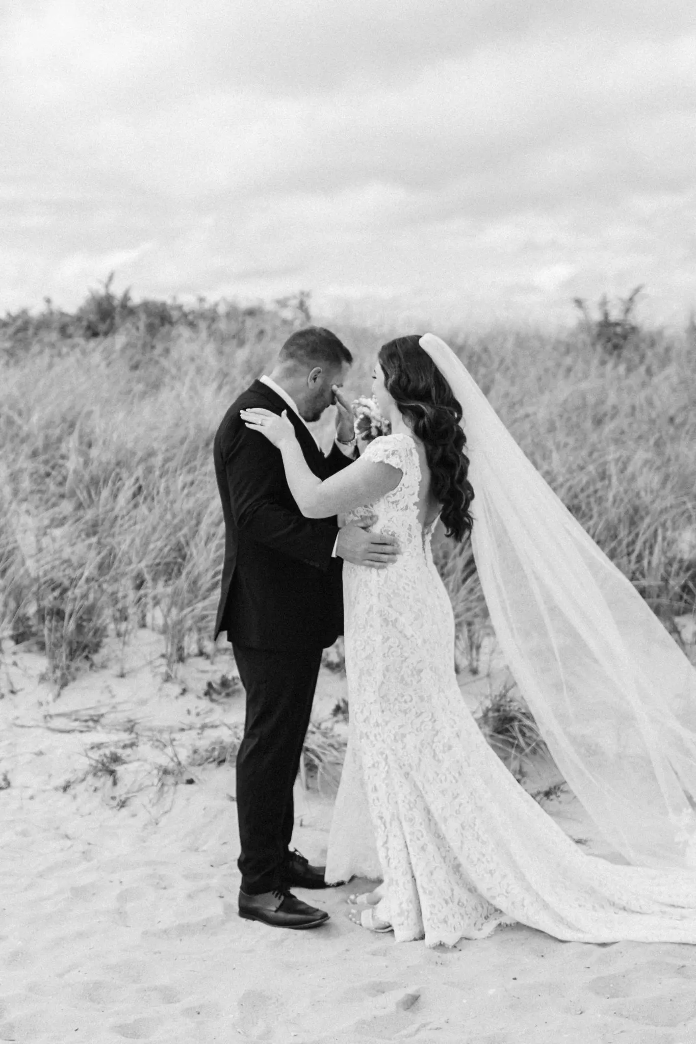 Taylor & Chris Wychmere Beach Club Cape Cod Wedding 25 Kelly Dillon Wedding Photographer KellyDillonPhotographyWychmereBeachClubWeddingCapeCodPhotographyCapeCodWeddingPhotographer26 scaled