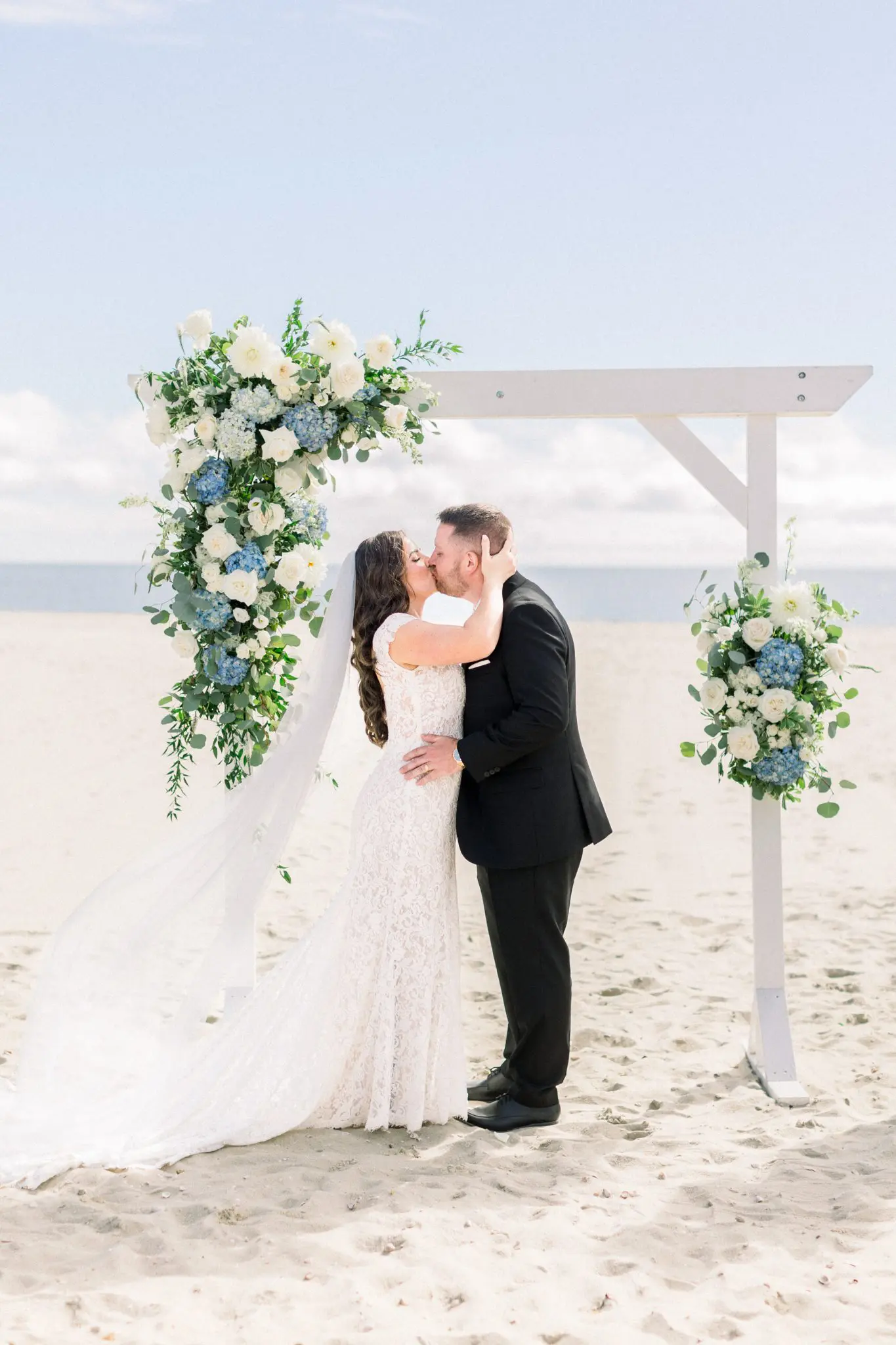 Taylor & Chris Wychmere Beach Club Cape Cod Wedding 52 Kelly Dillon Wedding Photographer KellyDillonPhotographyWychmereBeachClubWeddingCapeCodPhotographyCapeCodWeddingPhotographer54 scaled
