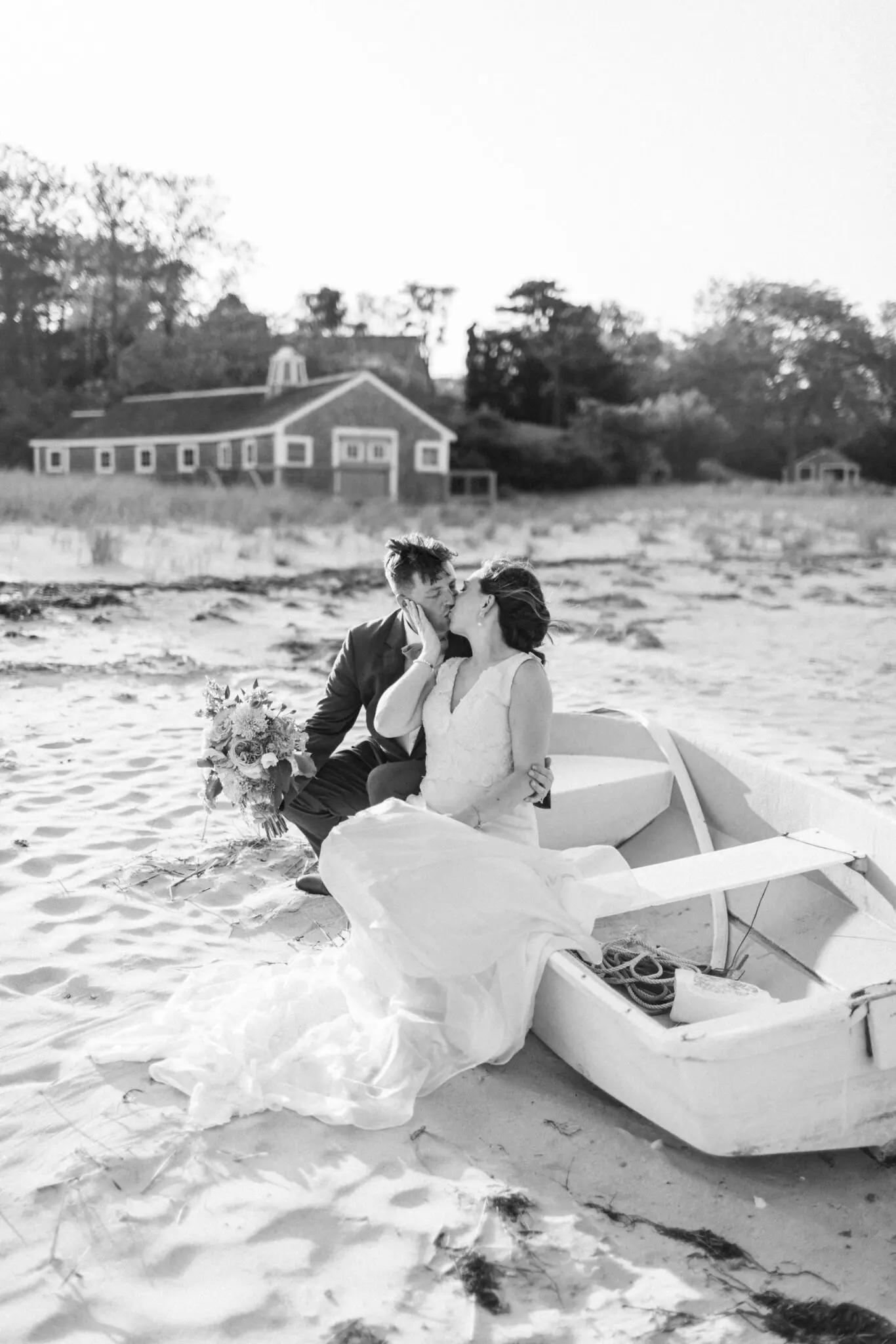 Kelly Dillon Wedding Photographer KellyDillonPhotographyChathamSummerHouseCapeCodWeddingPhotogapherCapeCodWeddingPhotography124 scaled