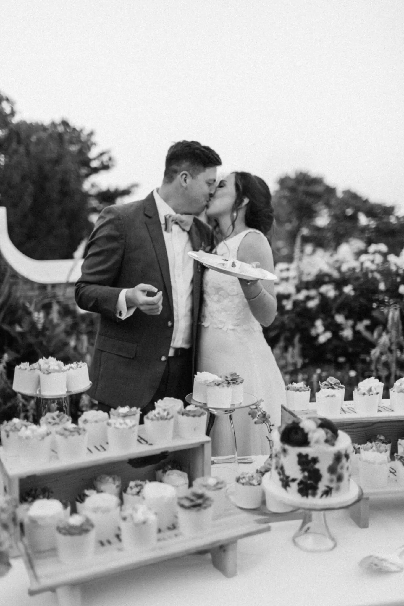 Kelly Dillon Wedding Photographer KellyDillonPhotographyChathamSummerHouseCapeCodWeddingPhotogapherCapeCodWeddingPhotography143 scaled