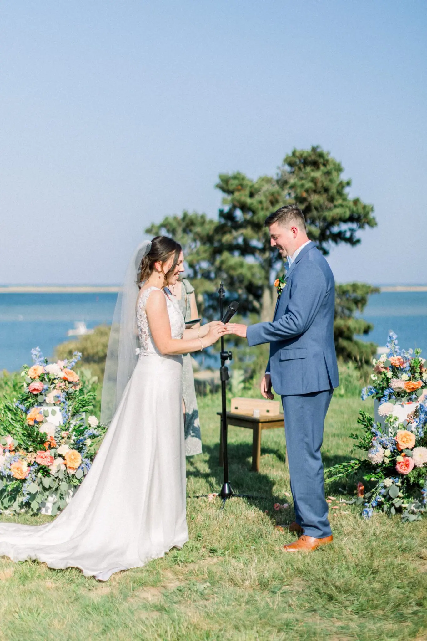 Kelly Dillon Wedding Photographer KellyDillonPhotographyChathamSummerHouseCapeCodWeddingPhotogapherCapeCodWeddingPhotography69 scaled
