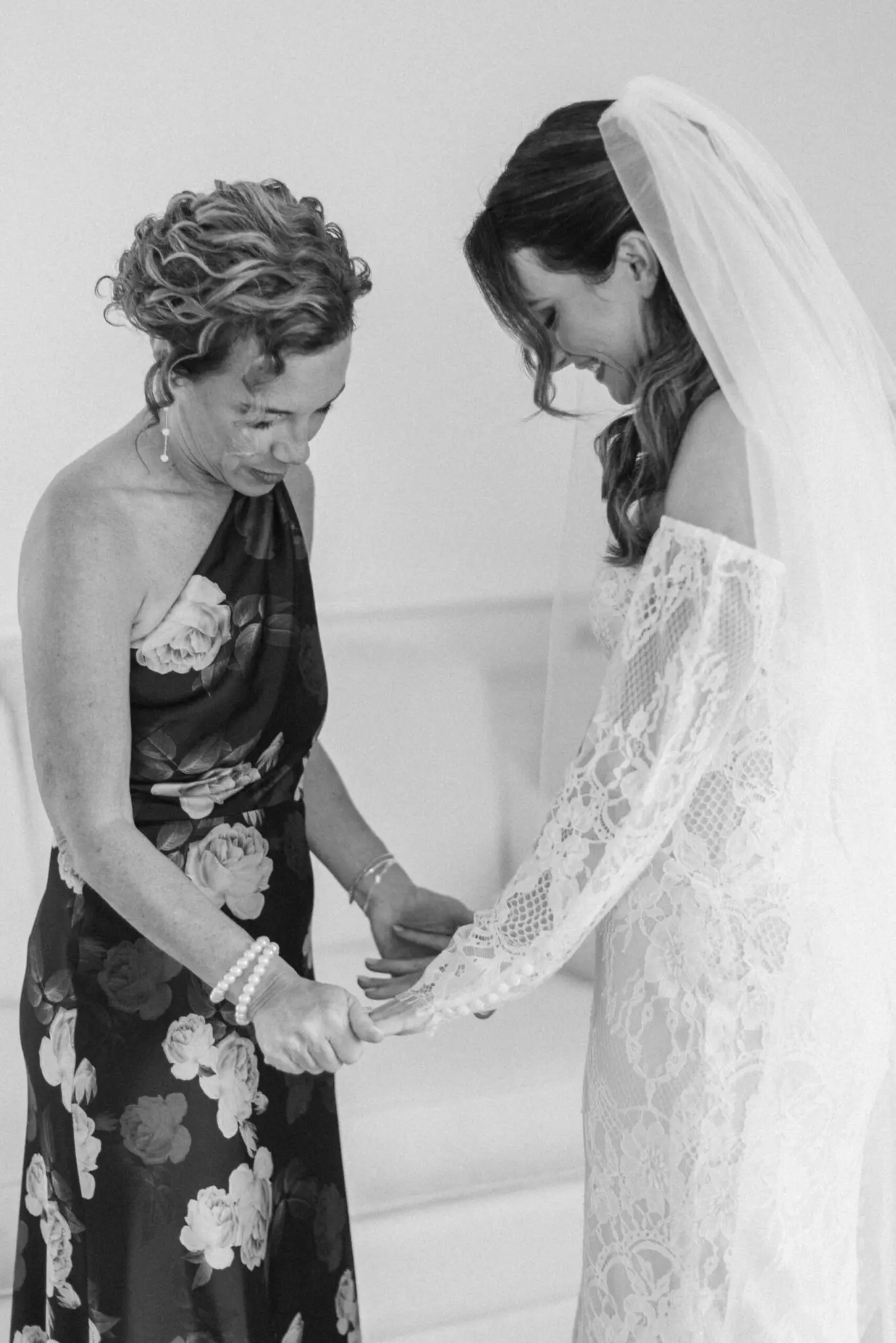 Hannah & Alex Cape Club Falmouth Cape Cod Wedding 39 Kelly Dillon Wedding Photographer KellyDillonPhotographyCapeClubWeddingCapeCodWeddingPhotographerCapeCodWeddingPhotography40 scaled