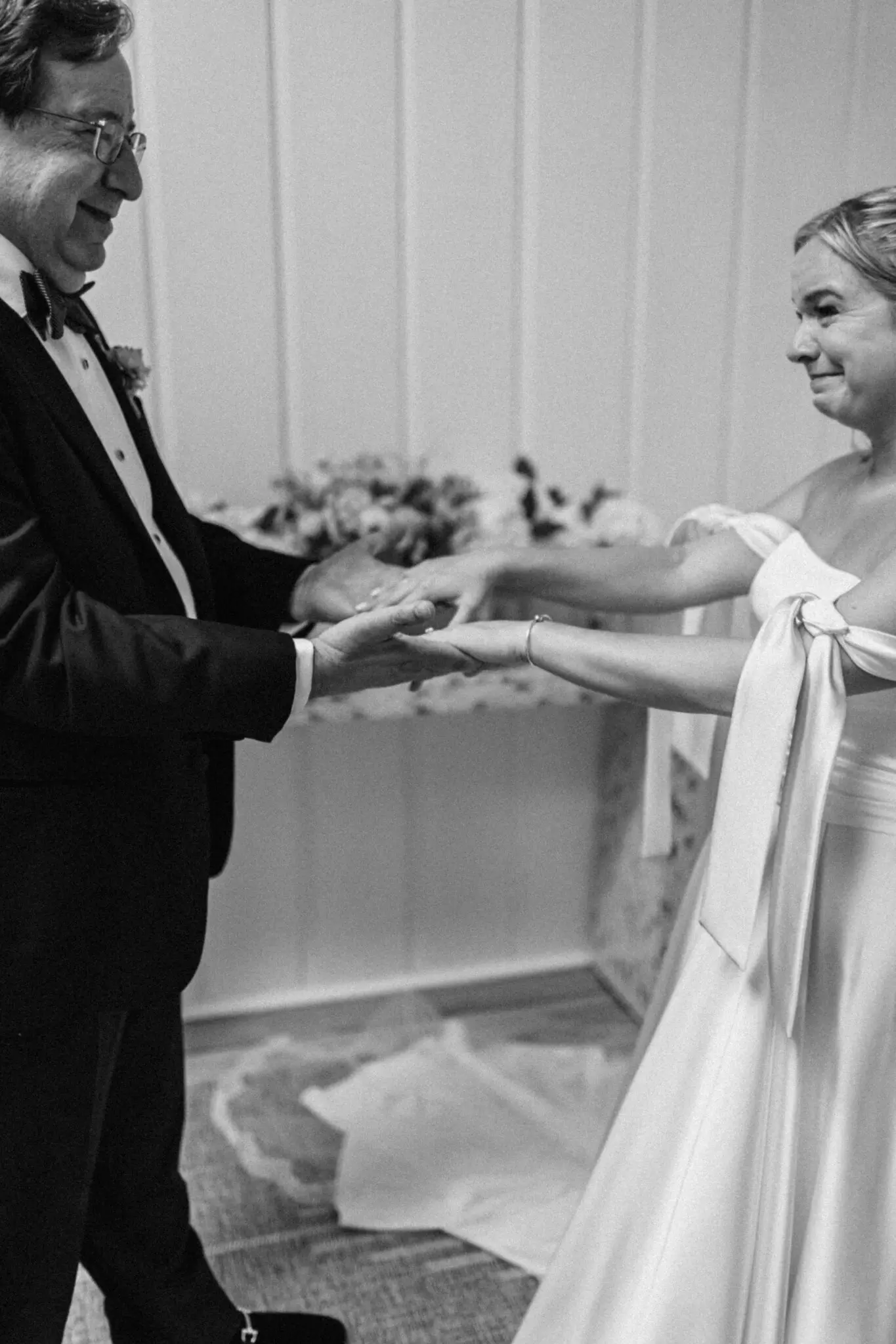 Kelly Dillon Wedding Photographer KellyDillonPhotographyWychmereTheDuneWeddingPhotographyCapeCodWeddingPhotographerCapeCodWeddingPhotography11 scaled