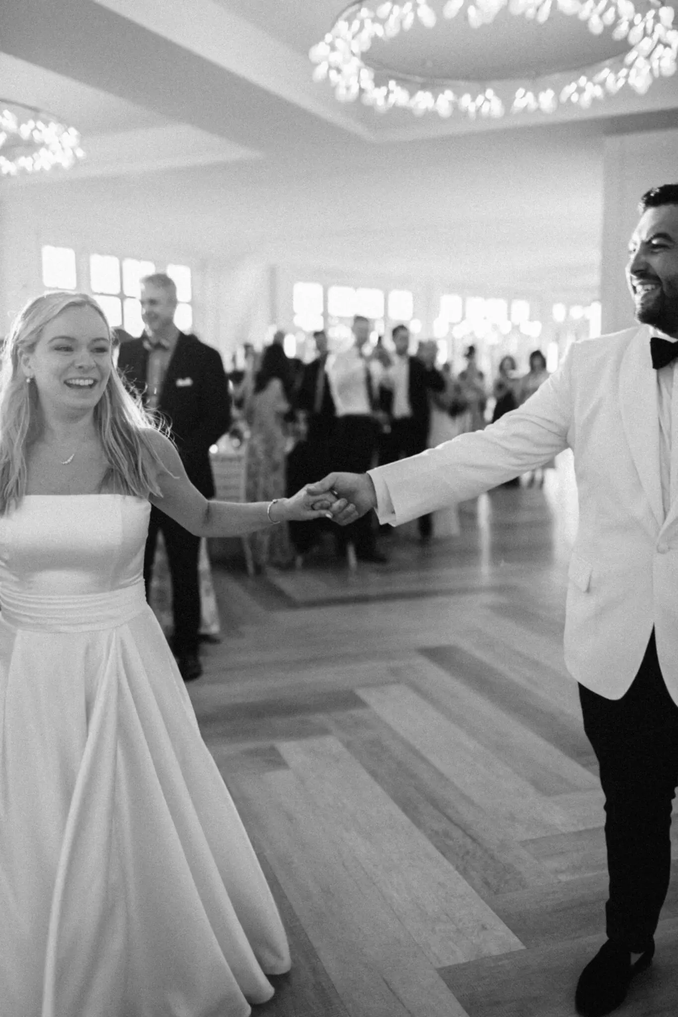 Kelly Dillon Wedding Photographer KellyDillonPhotographyWychmereTheDuneWeddingPhotographyCapeCodWeddingPhotographerCapeCodWeddingPhotography127 scaled