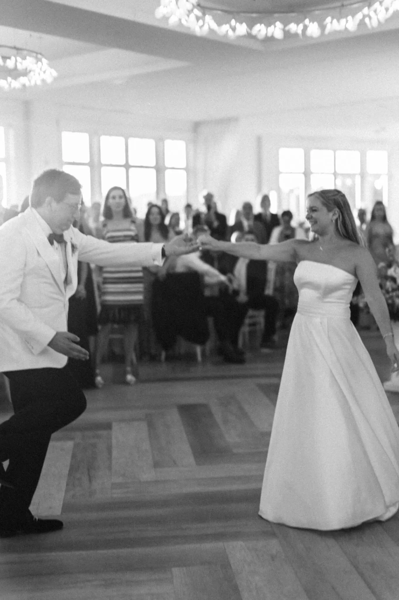 Kelly Dillon Wedding Photographer KellyDillonPhotographyWychmereTheDuneWeddingPhotographyCapeCodWeddingPhotographerCapeCodWeddingPhotography131 scaled