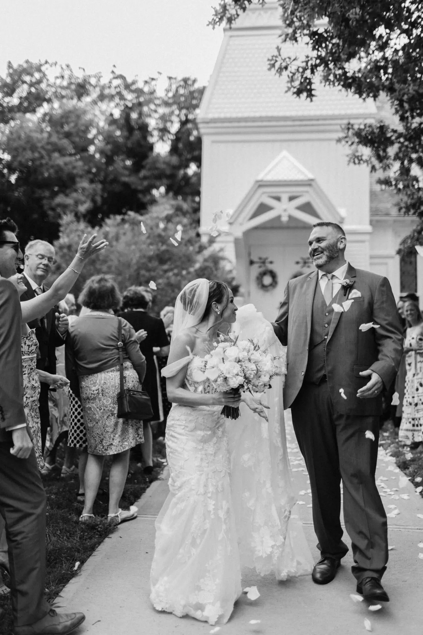 Kelly Dillon Wedding Photographer KellyDillonPhotographyTheSeaViewDennisMAWeddingPhotographyCapeCodWeddingPhotographerCapeCodWeddingPhotography30 scaled