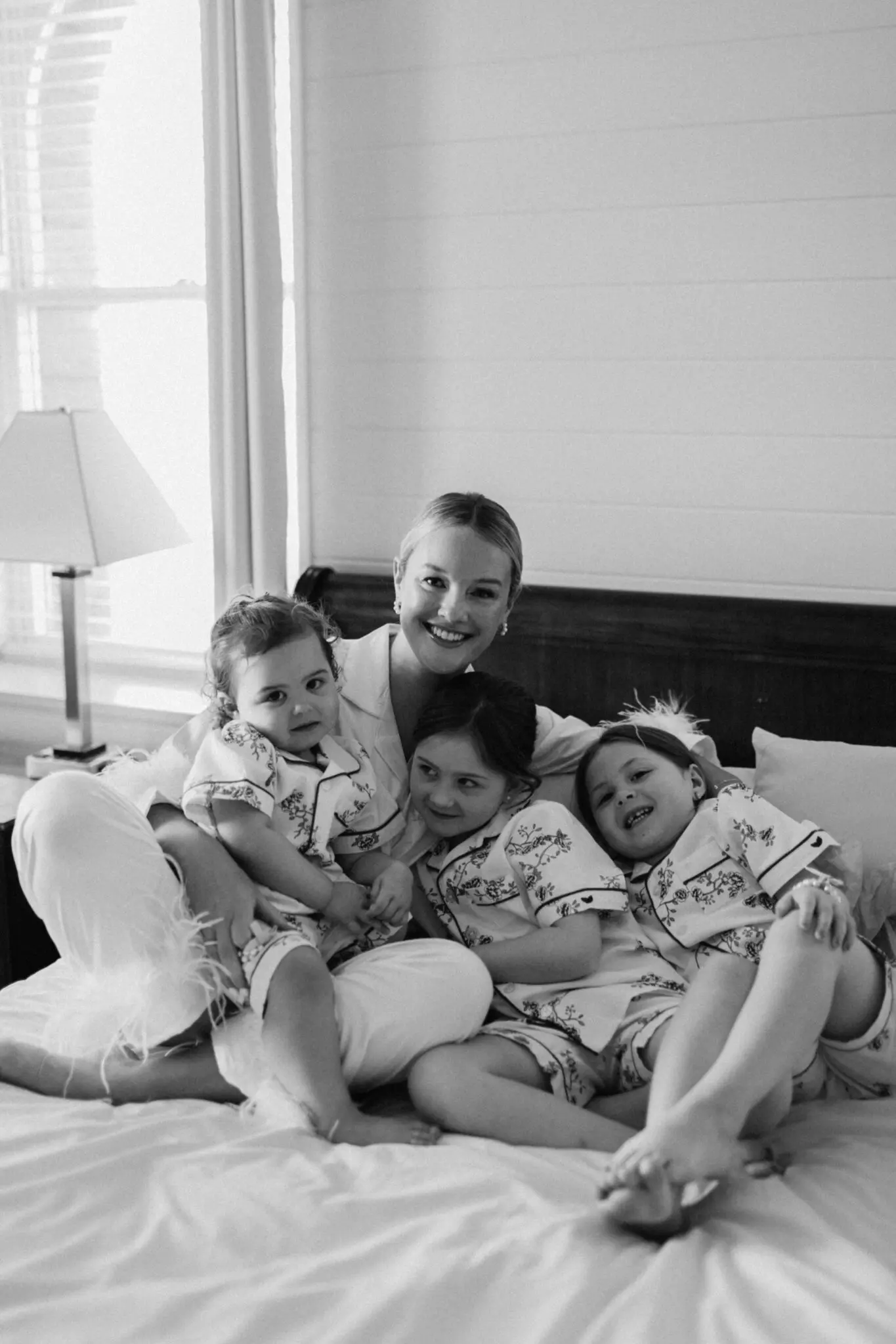 Kelly Dillon Wedding Photographer KellyDillonPhotographyOceanCliffNewportRIWeddingPhotographyNewportRIWeddingPhotographerNewportRIWeddingPhotography11 scaled