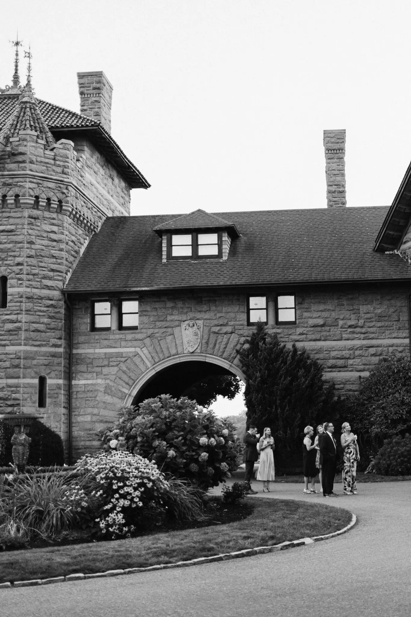 Kelly Dillon Wedding Photographer KellyDillonPhotographyOceanCliffNewportRIWeddingPhotographyNewportRIWeddingPhotographerNewportRIWeddingPhotography124 scaled