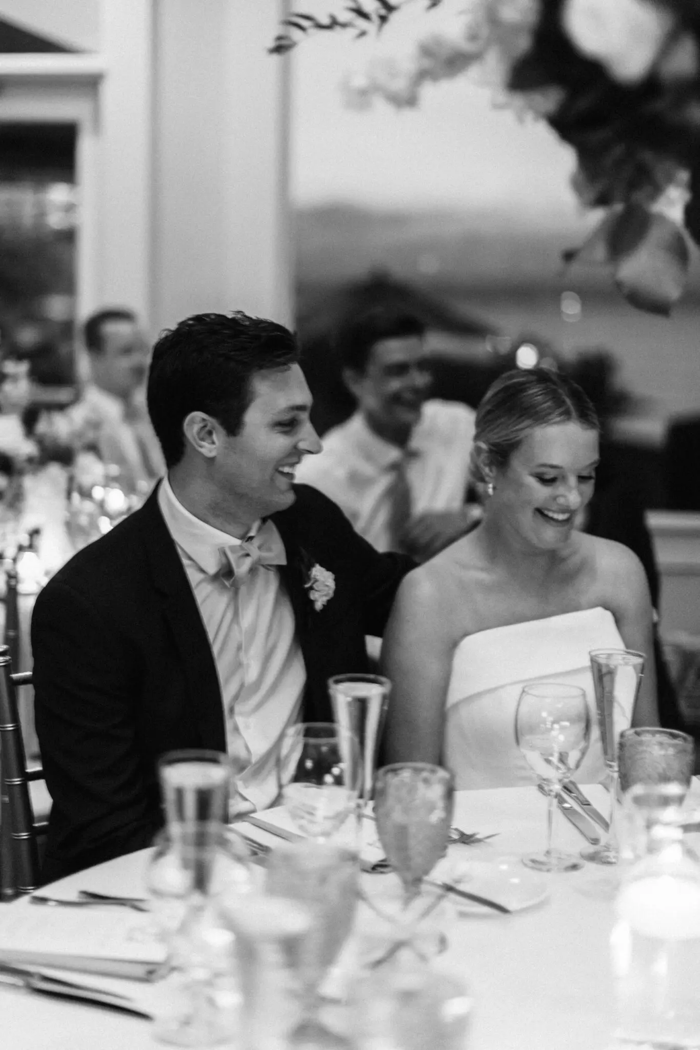 Kelly Dillon Wedding Photographer KellyDillonPhotographyOceanCliffNewportRIWeddingPhotographyNewportRIWeddingPhotographerNewportRIWeddingPhotography168 scaled