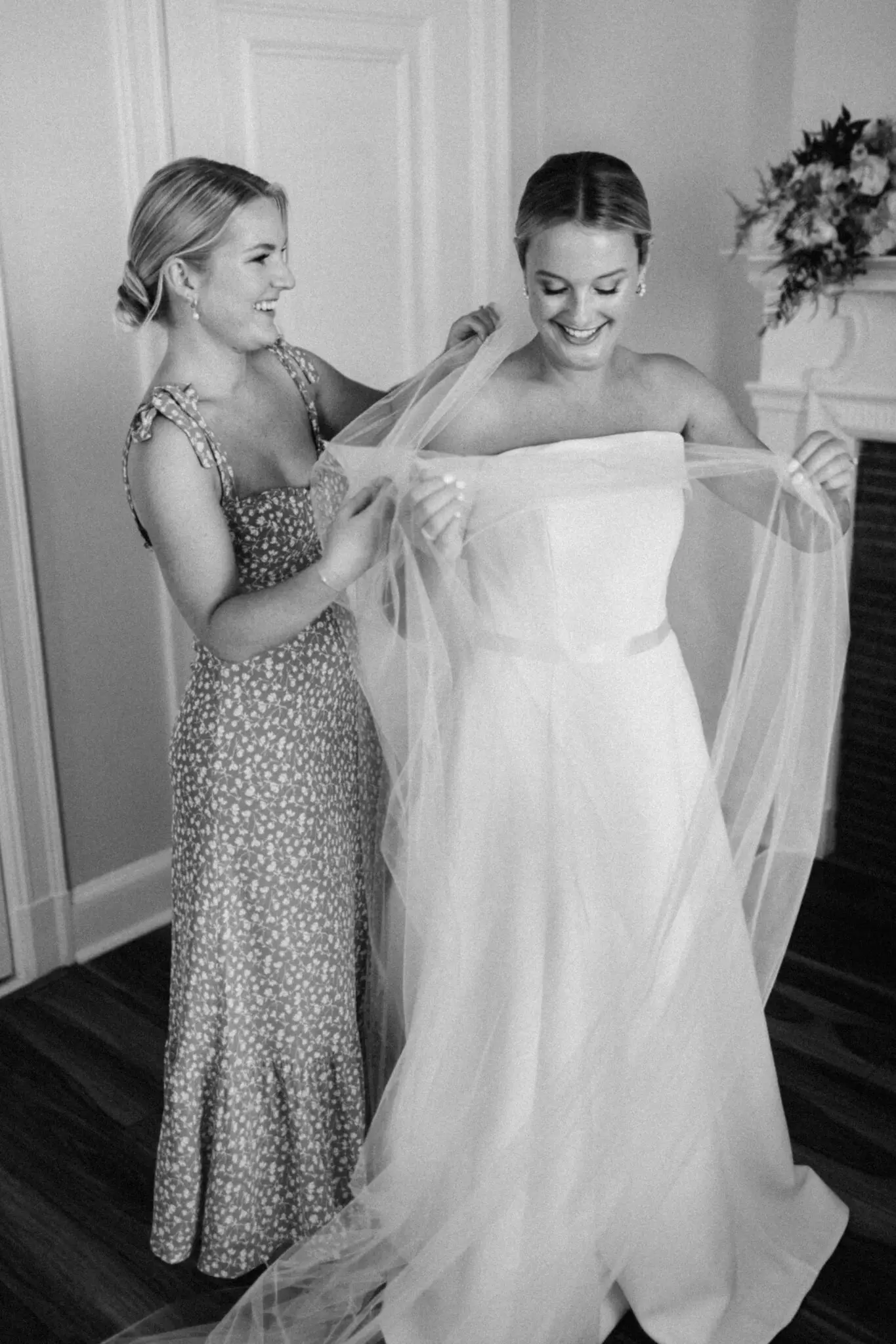 Kelly Dillon Wedding Photographer KellyDillonPhotographyOceanCliffNewportRIWeddingPhotographyNewportRIWeddingPhotographerNewportRIWeddingPhotography17 scaled