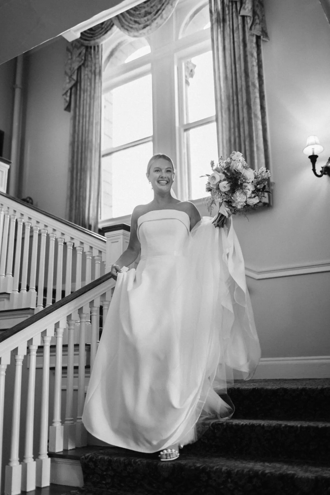Kelly Dillon Wedding Photographer KellyDillonPhotographyOceanCliffNewportRIWeddingPhotographyNewportRIWeddingPhotographerNewportRIWeddingPhotography22 scaled