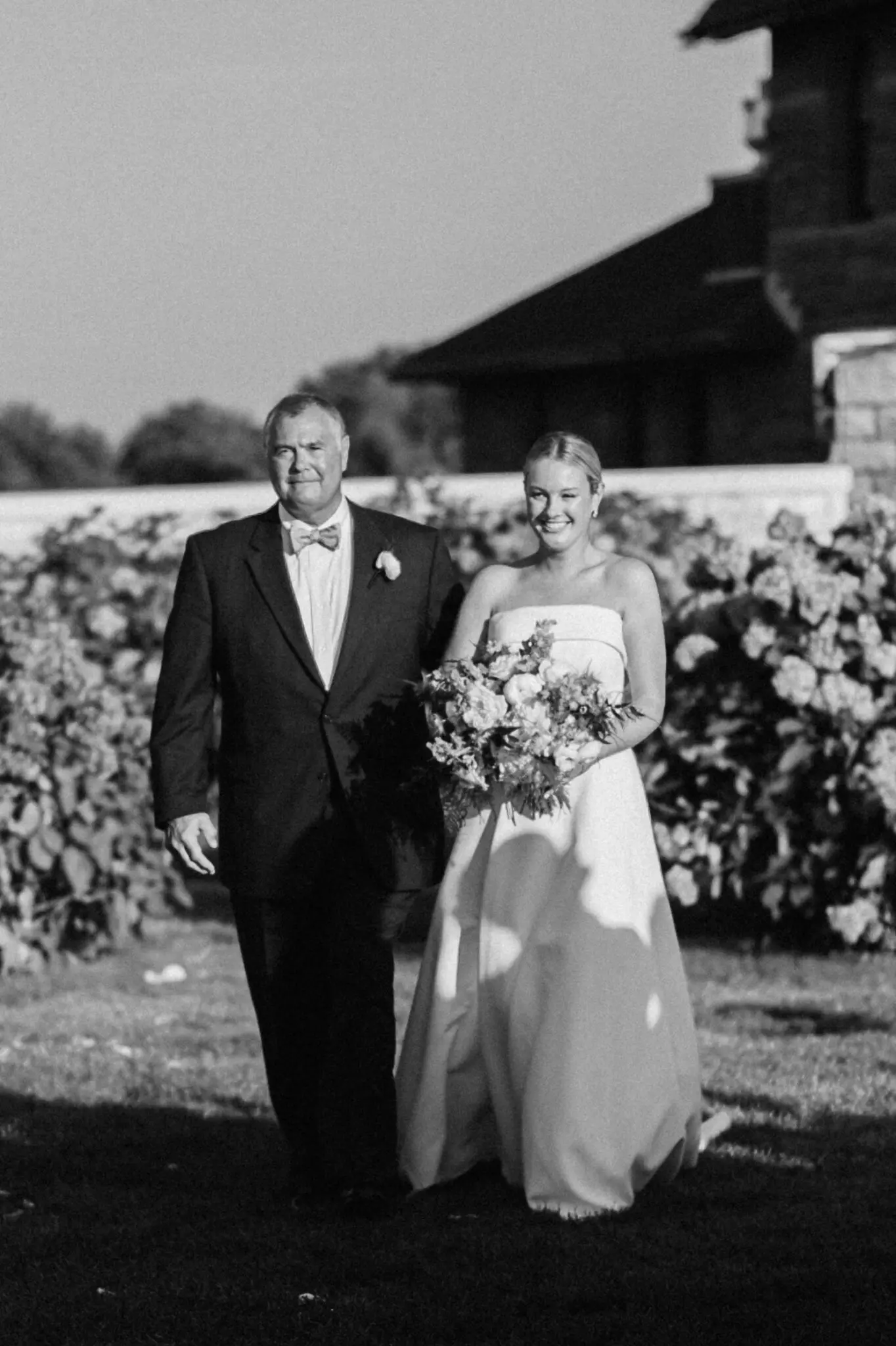 Kelly Dillon Wedding Photographer KellyDillonPhotographyOceanCliffNewportRIWeddingPhotographyNewportRIWeddingPhotographerNewportRIWeddingPhotography60 scaled