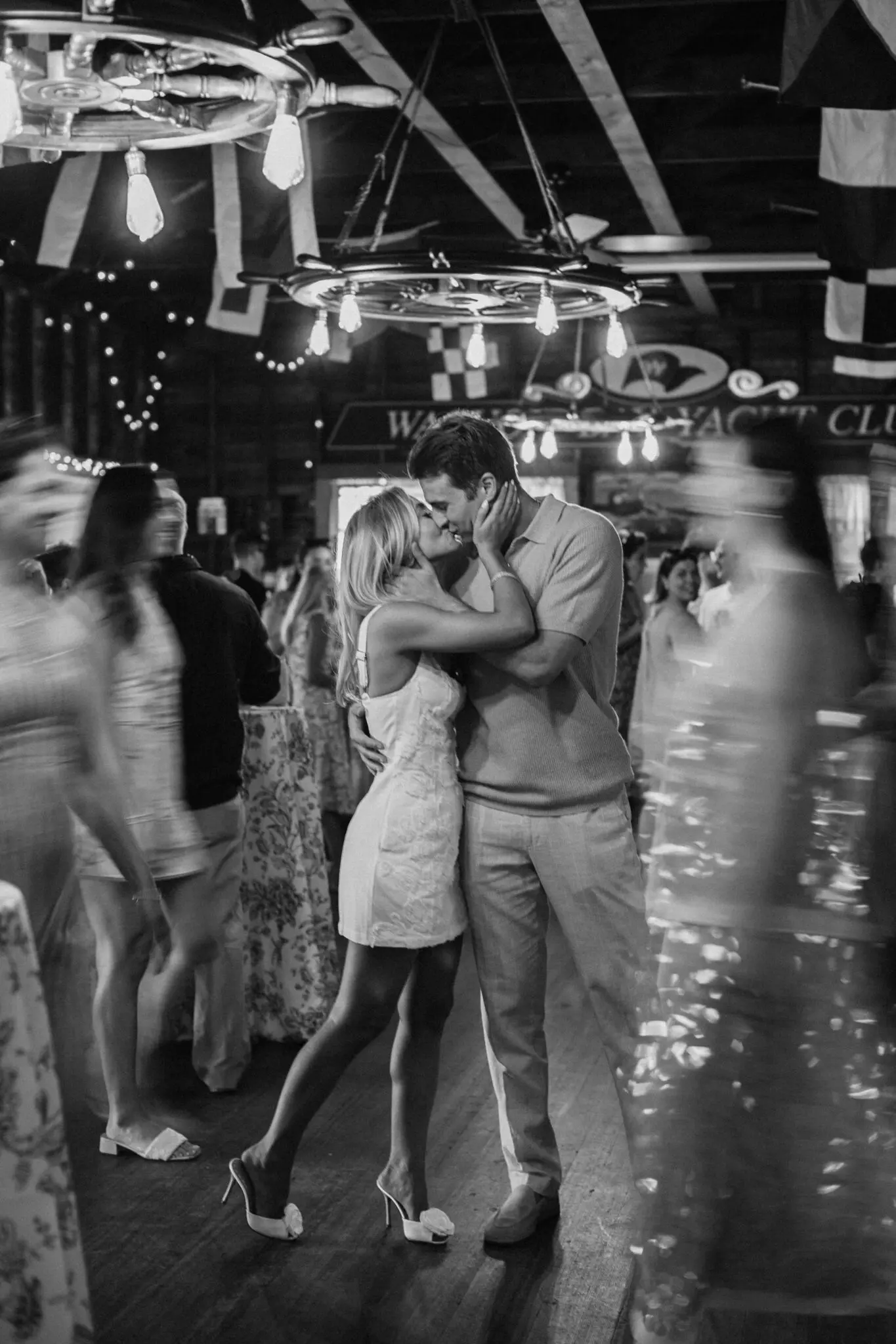 Kelly Dillon Wedding Photographer KellyDillonPhotographyWaquoitBayYachtClubPhotographyCapeCodWeddingPhotographerCapeCodWeddingPhotography46 scaled