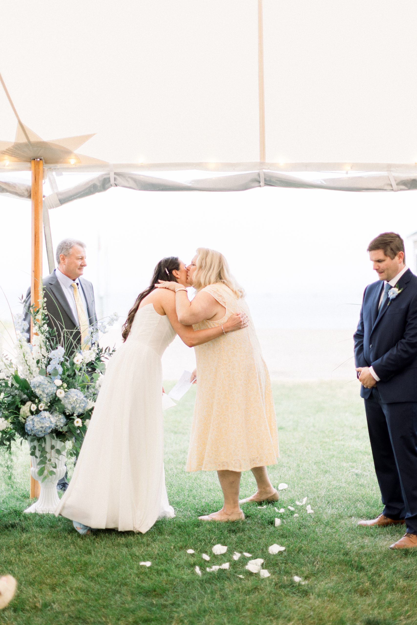 Kelly Dillon Wedding Photographer KellyDillonPhotographyShiningTidesMattapoisettCapeCodWeddingPhotogapherCapeCodWeddingPhotography43 scaled