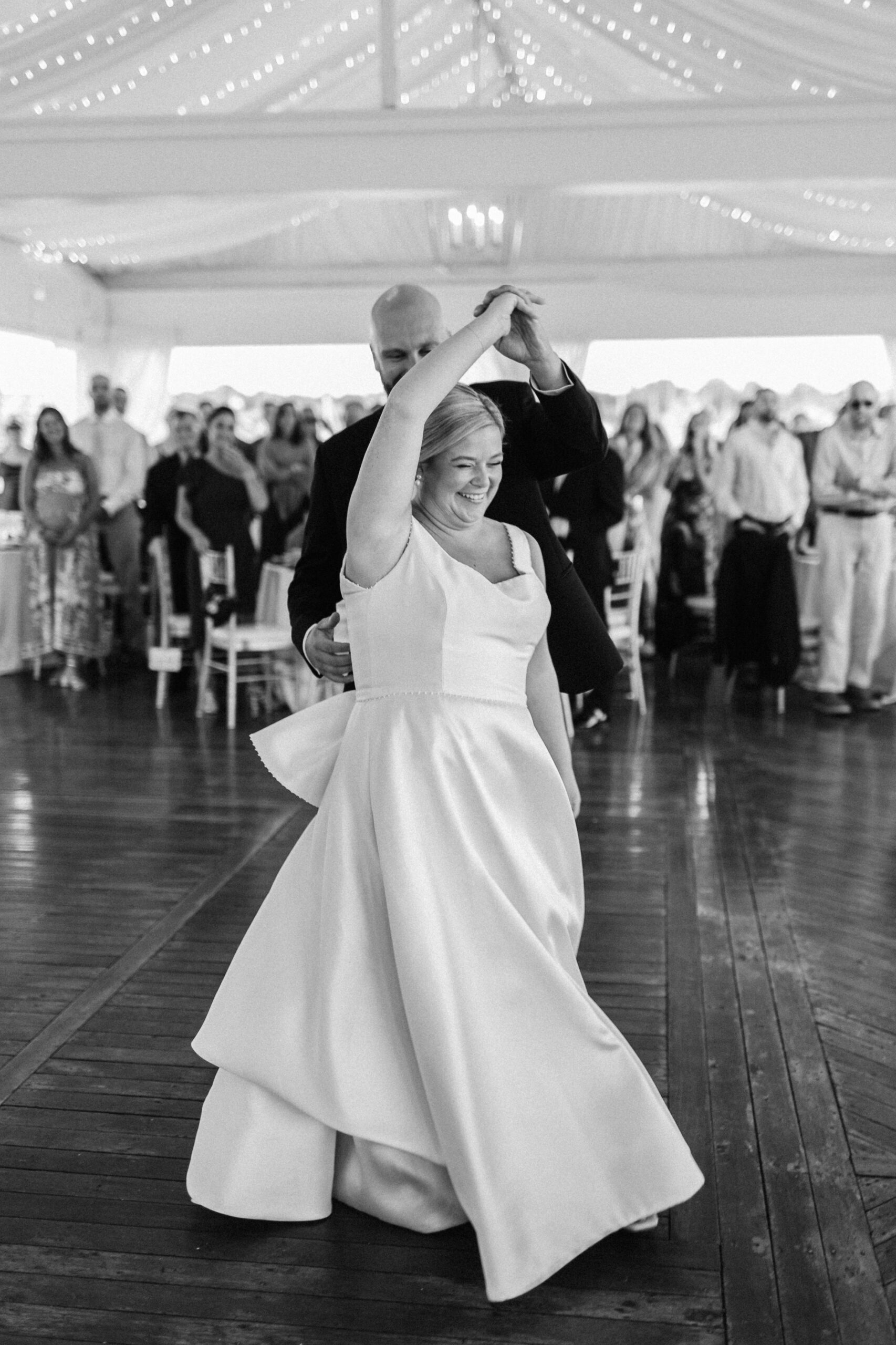 Hannah & Hunter Regatta Place Newport, RI Wedding 122 Kelly Dillon Wedding Photographer KellyDillonPhotographyRegattaPlaceWeddingPhotographyNewportRIWeddingPhotographyNewportRIWeddingPhotography122 scaled