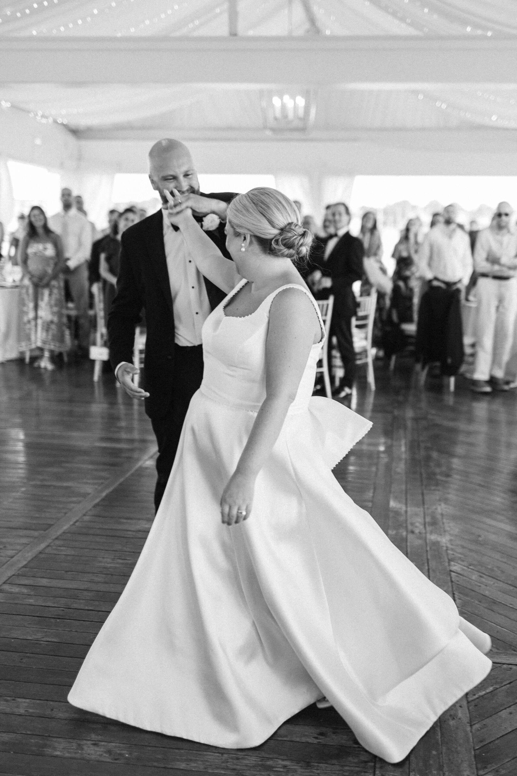 Hannah & Hunter Regatta Place Newport, RI Wedding 123 Kelly Dillon Wedding Photographer KellyDillonPhotographyRegattaPlaceWeddingPhotographyNewportRIWeddingPhotographyNewportRIWeddingPhotography123 scaled