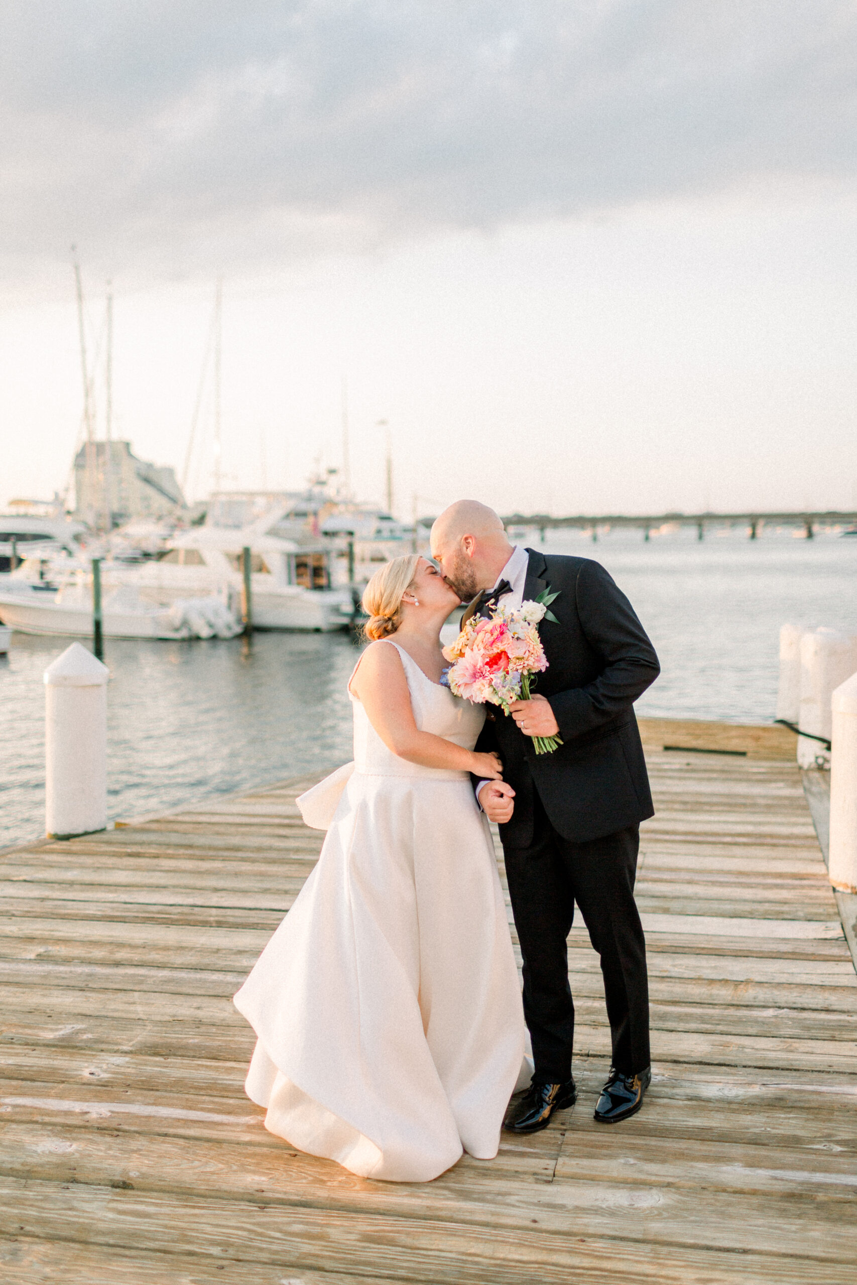 Hannah & Hunter Regatta Place Newport, RI Wedding 147 Kelly Dillon Wedding Photographer KellyDillonPhotographyRegattaPlaceWeddingPhotographyNewportRIWeddingPhotographyNewportRIWeddingPhotography148 scaled